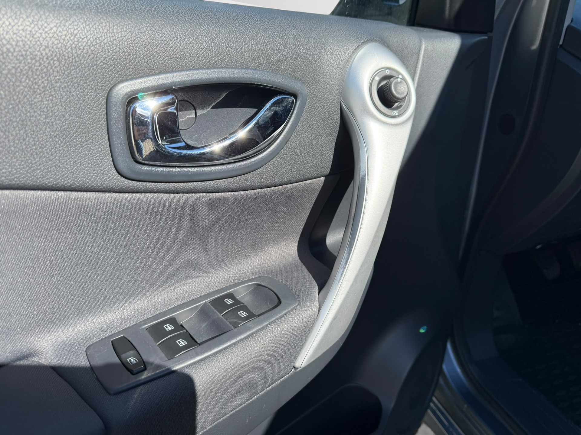 RENAULT Koleos 2.5 Dynamique Elégance 4x4-image-10