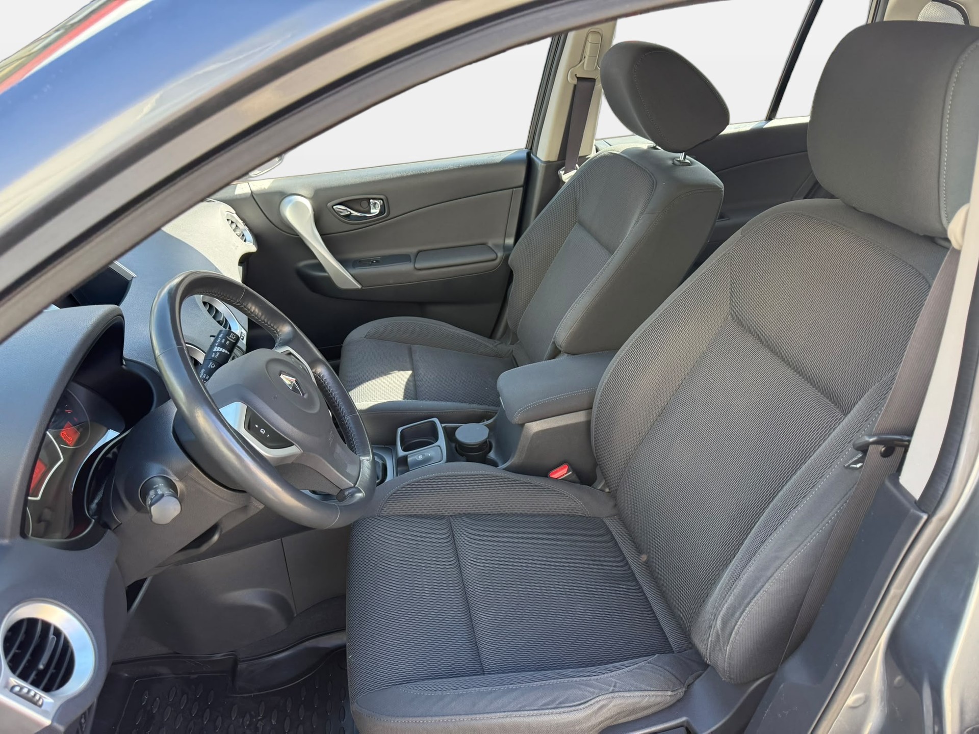 RENAULT Koleos 2.5 Dynamique Elégance 4x4-image-8