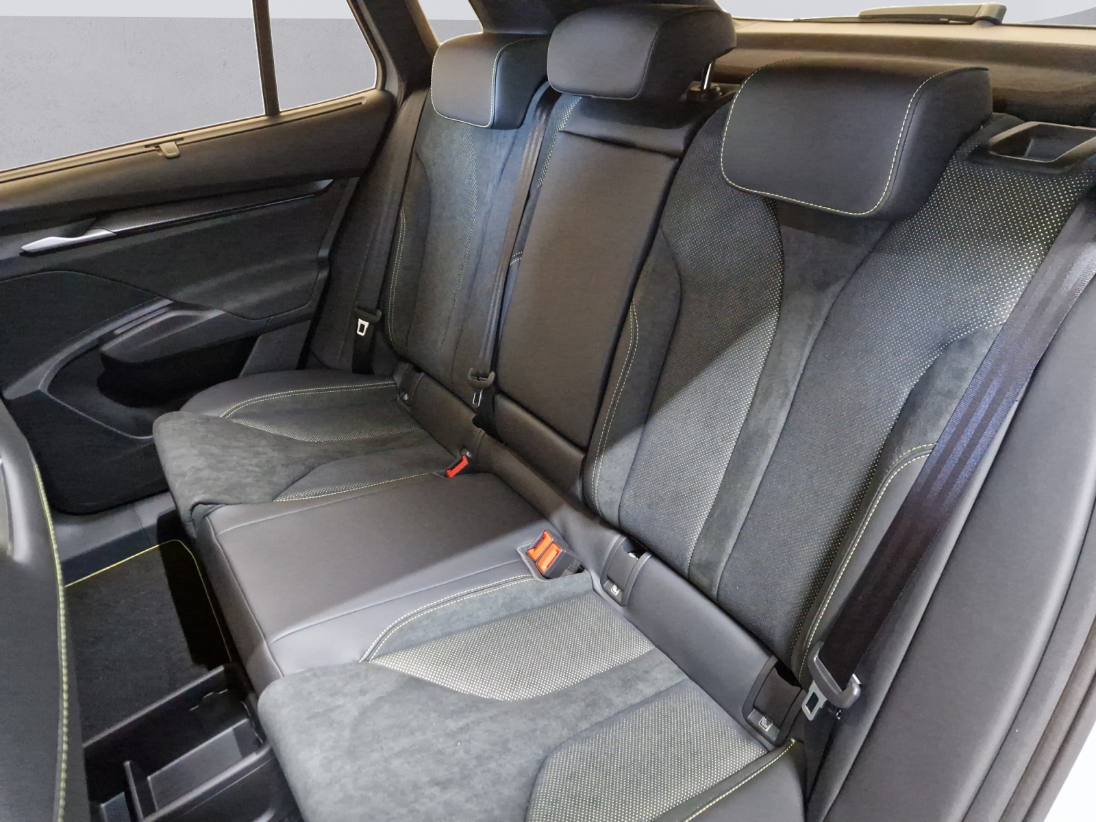SKODA Elroq RS 4x4-image-12