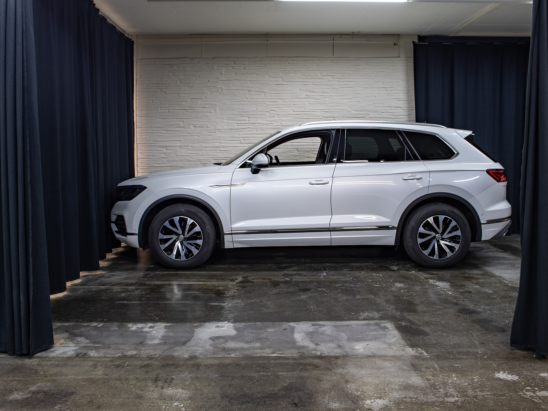 VW Touareg 3.0 TDI Elegance Tiptronic-image-1