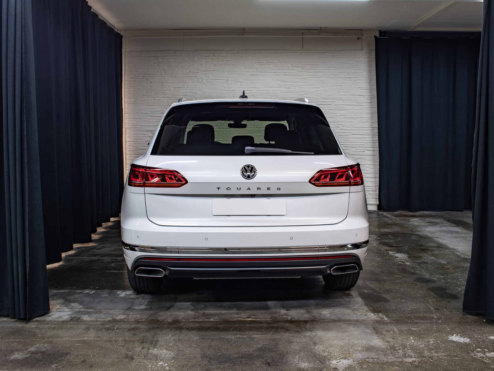VW Touareg 3.0 TDI Elegance Tiptronic-image-3