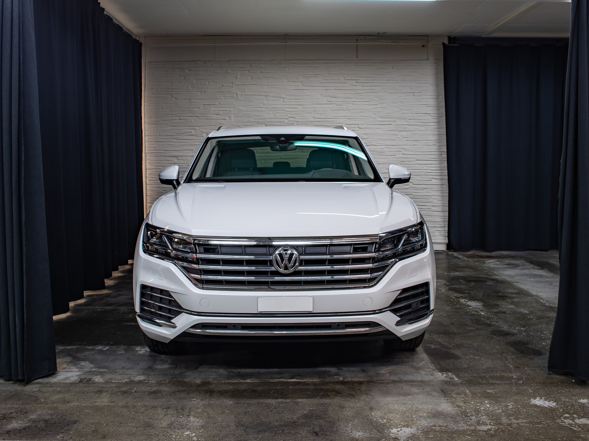 VW Touareg 3.0 TDI Elegance Tiptronic-image-2
