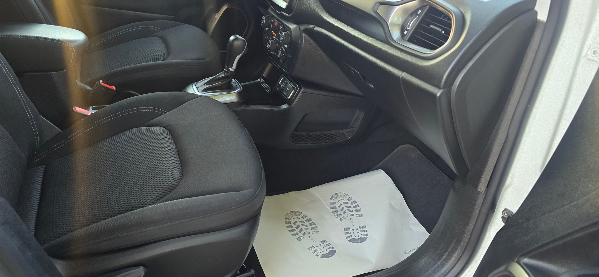 JEEP Renegade 1.3 GSE Turbo Limited-image-8