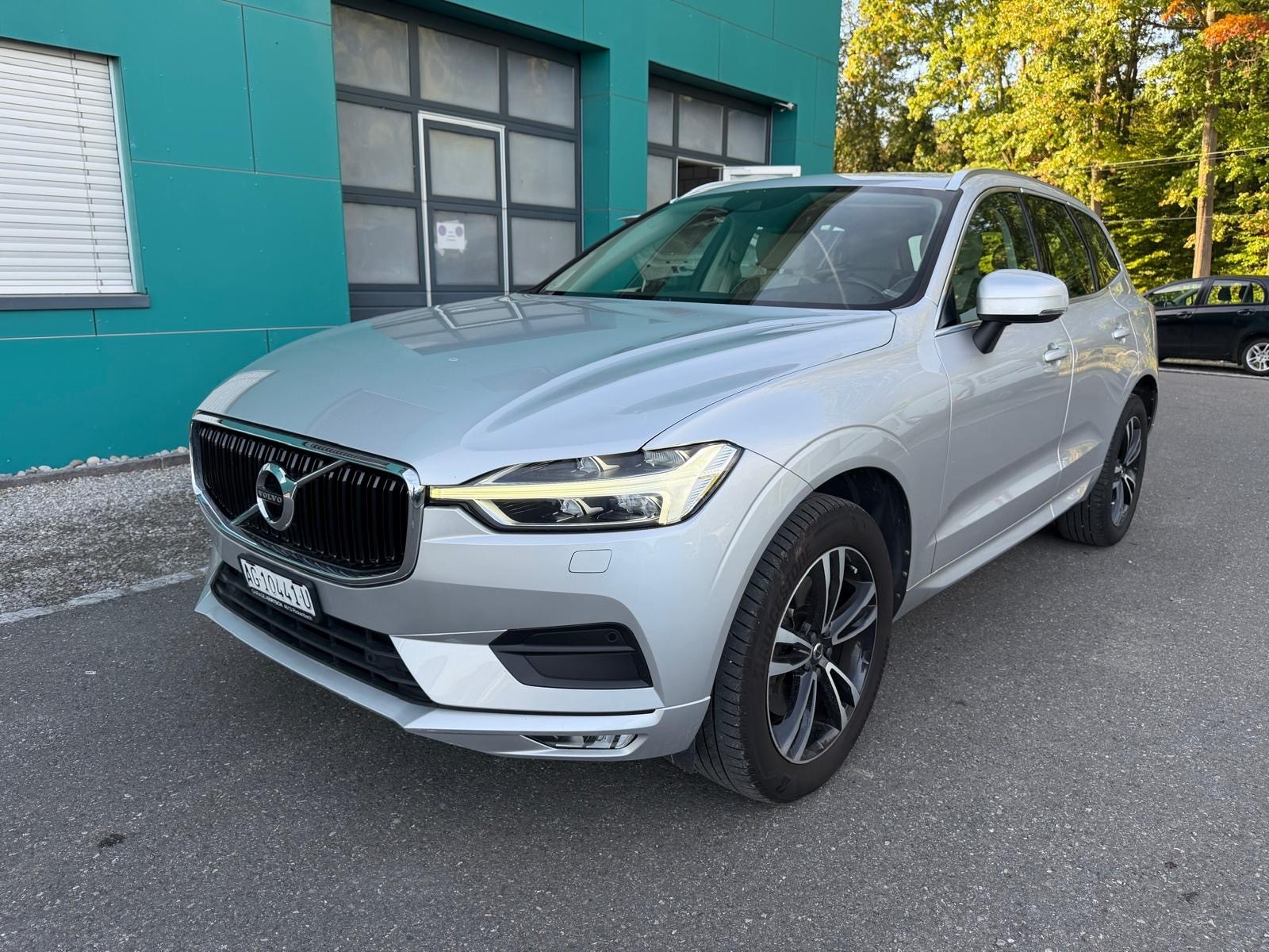 VOLVO XC60 D5 AWD Momentum Geartronic-image-1