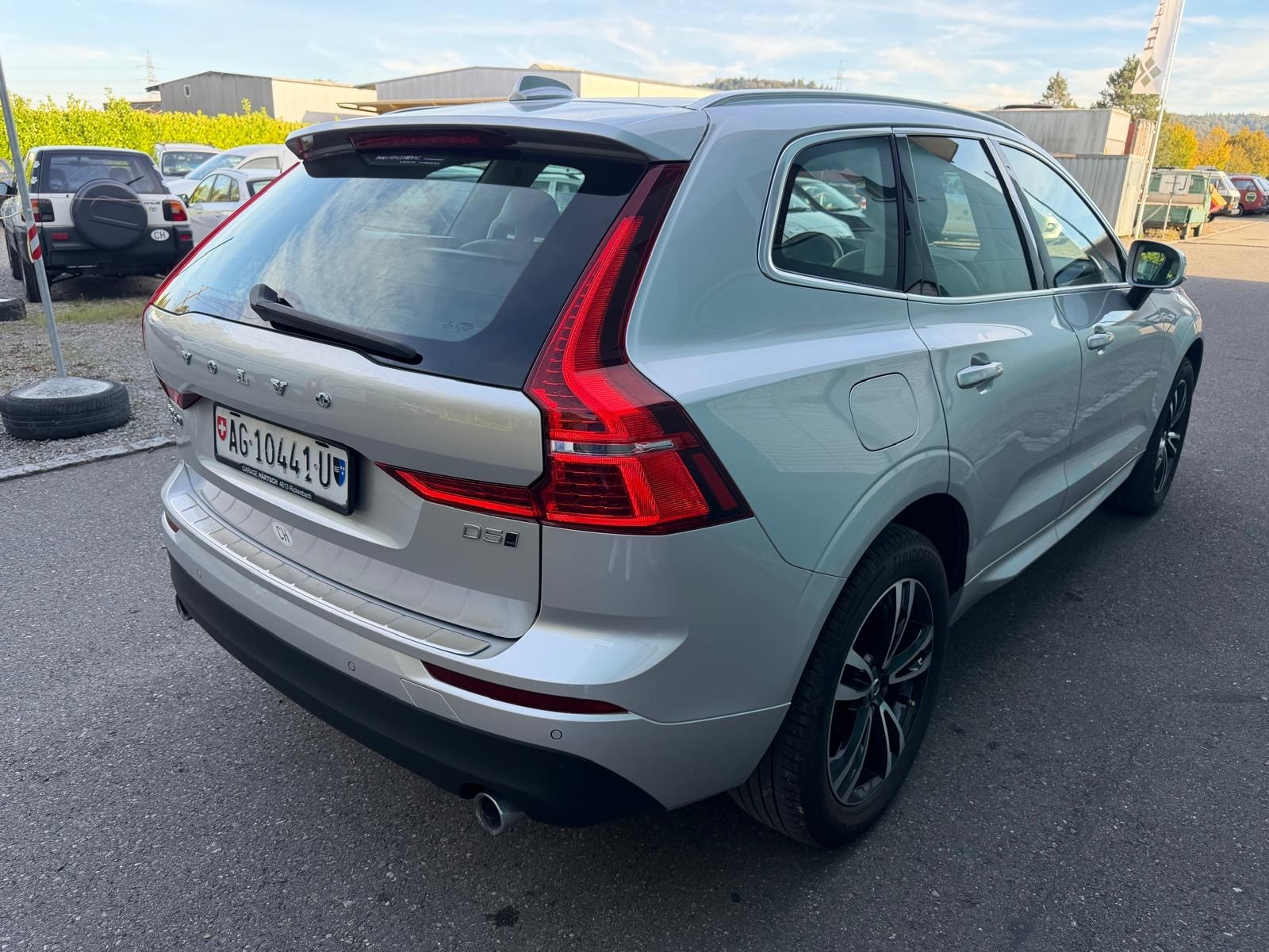 VOLVO XC60 D5 AWD Momentum Geartronic-image-4