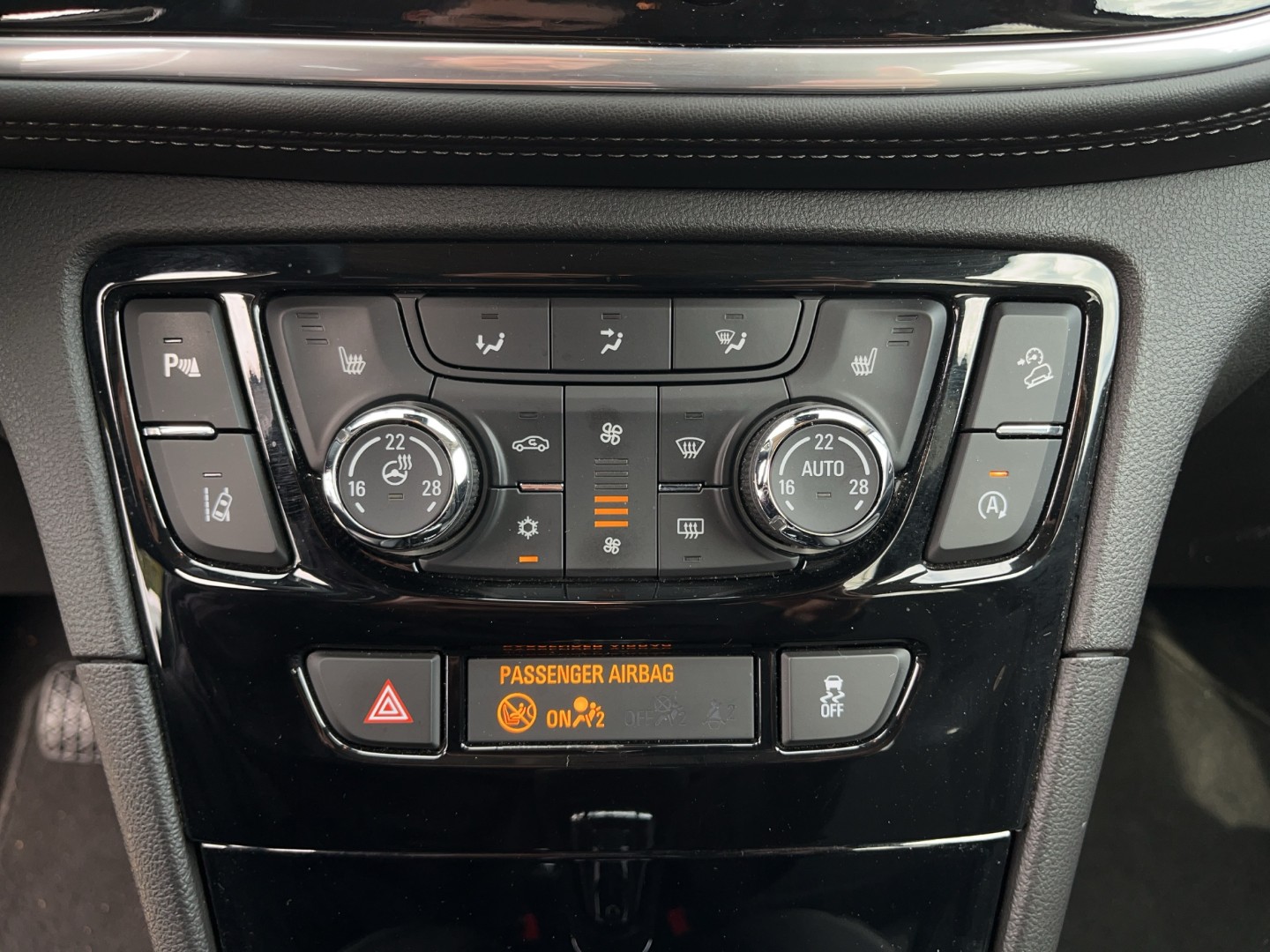 OPEL Mokka X 1.4i 16V Turbo Excellence 4WD Automatik-image-15