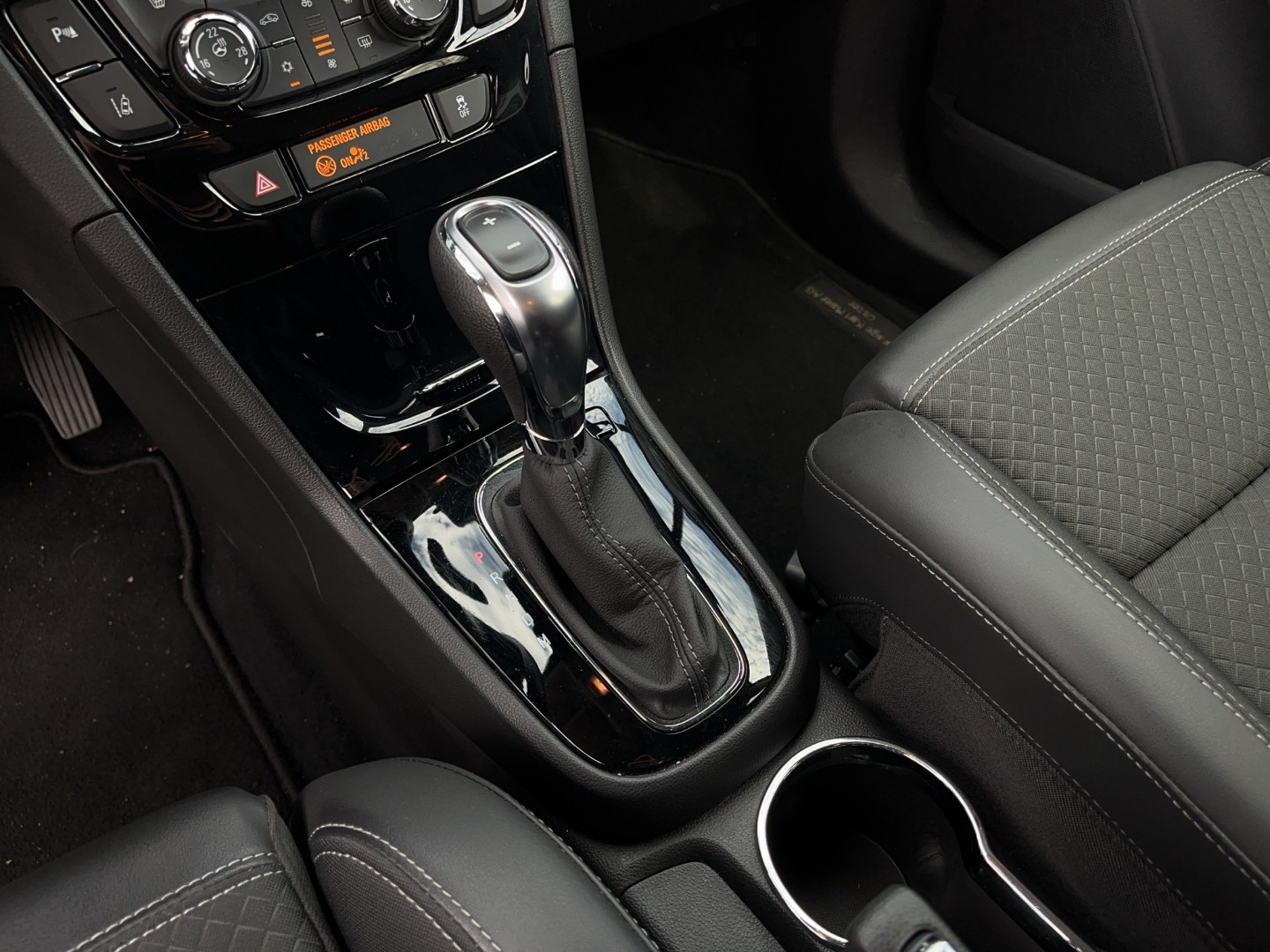 OPEL Mokka X 1.4i 16V Turbo Excellence 4WD Automatik-image-9