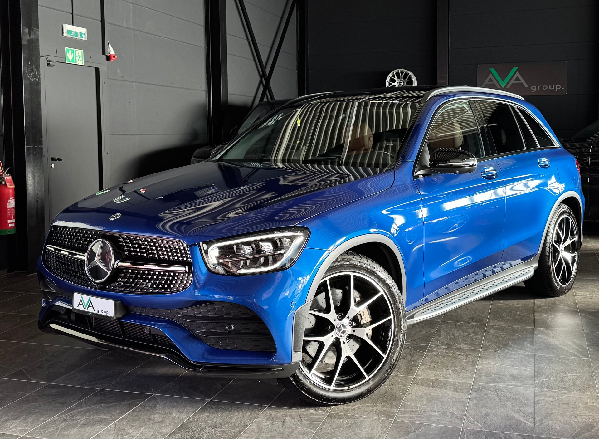 MERCEDES-BENZ GLC 400 d 4Matic AMG Line Plus 9G-Tronic-image-2
