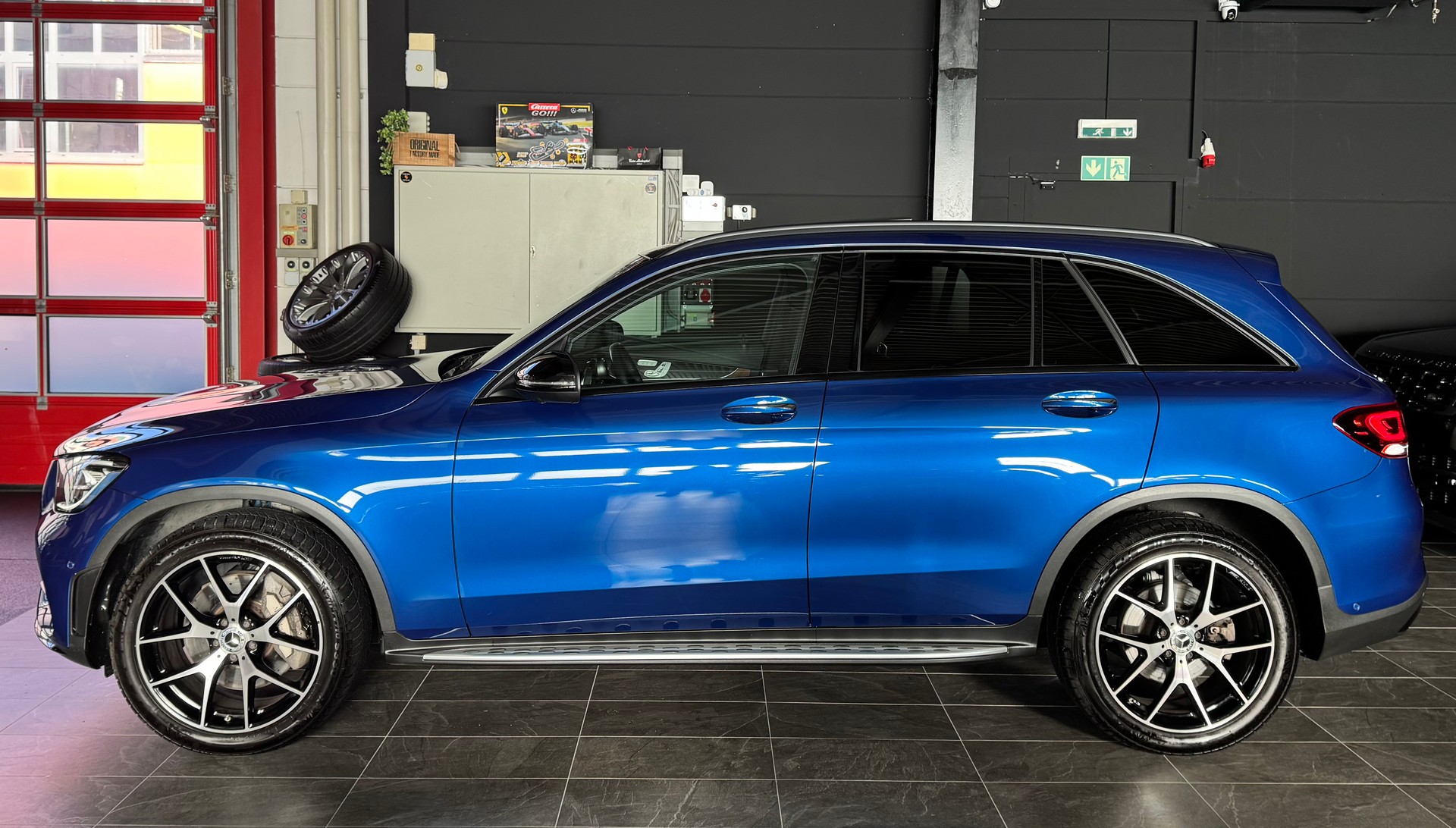 MERCEDES-BENZ GLC 400 d 4Matic AMG Line Plus 9G-Tronic-image-4