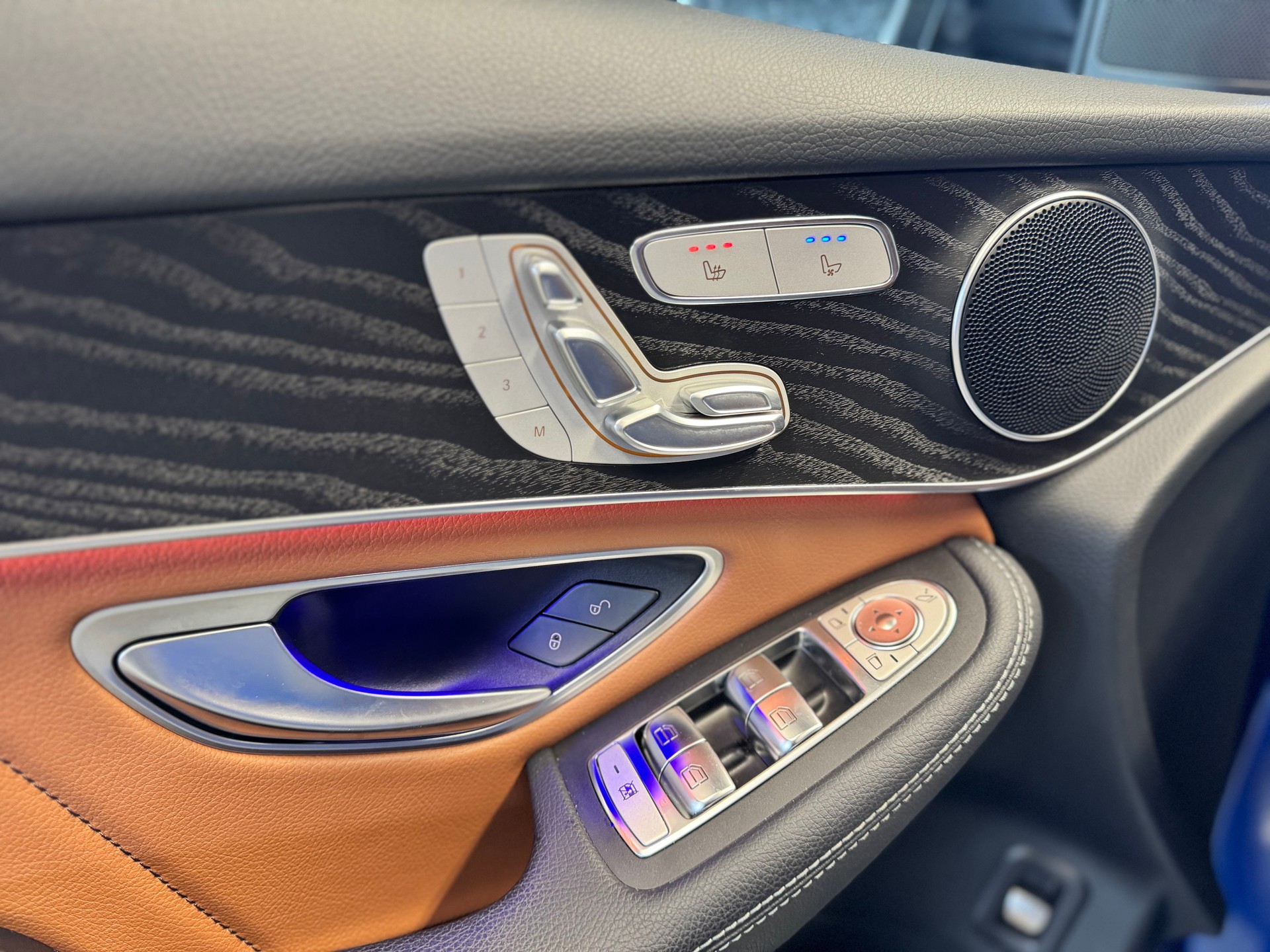 MERCEDES-BENZ GLC 400 d 4Matic AMG Line Plus 9G-Tronic-image-14