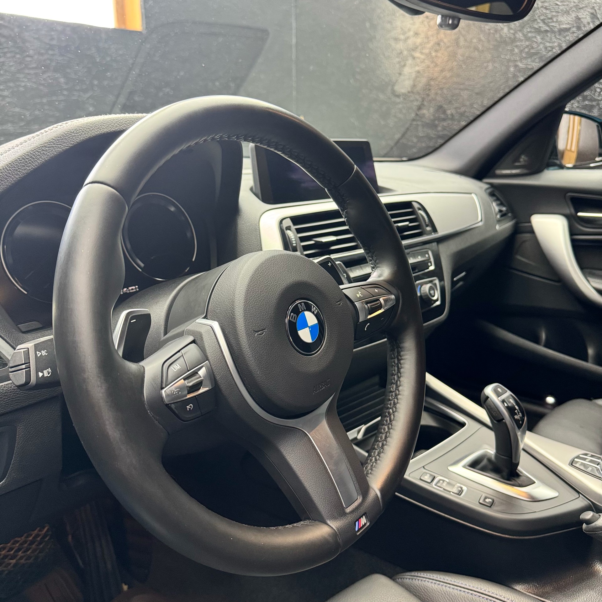 BMW M140i xDrive Steptronic-image-10