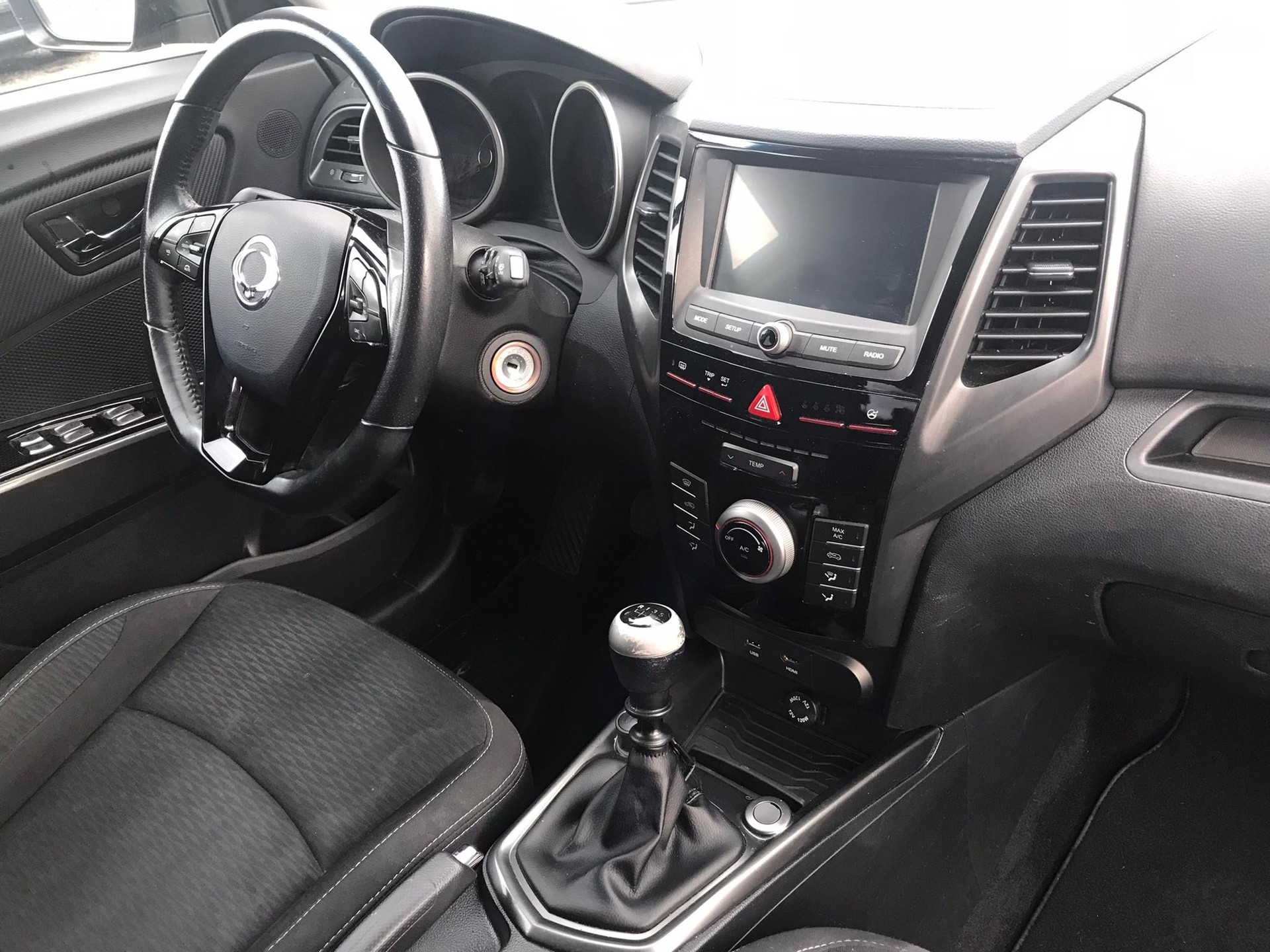 KGM-SsangYong XLV 1.6 e-XGi Crystal 2WD-image-4