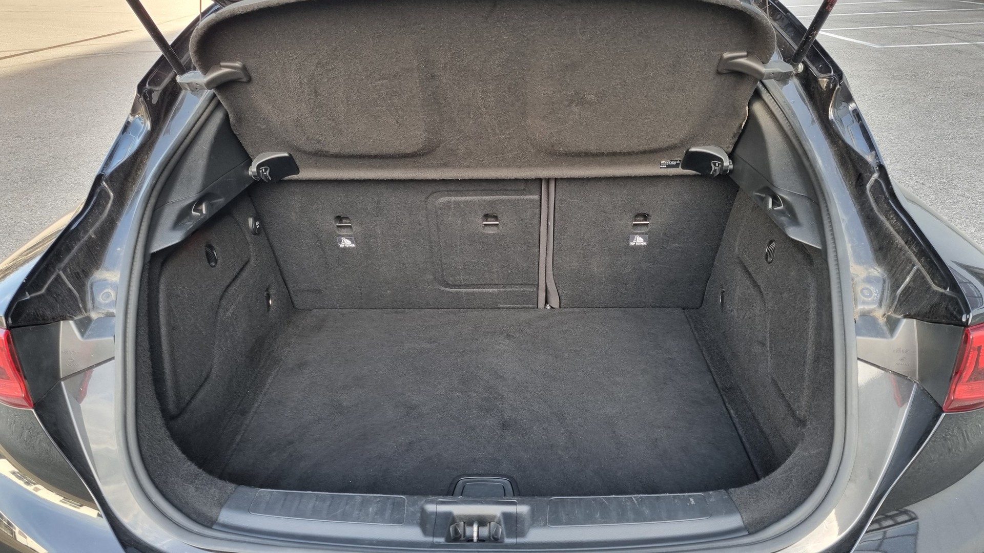 INFINITI Q30 2.0t Sport AWD DCT-image-9