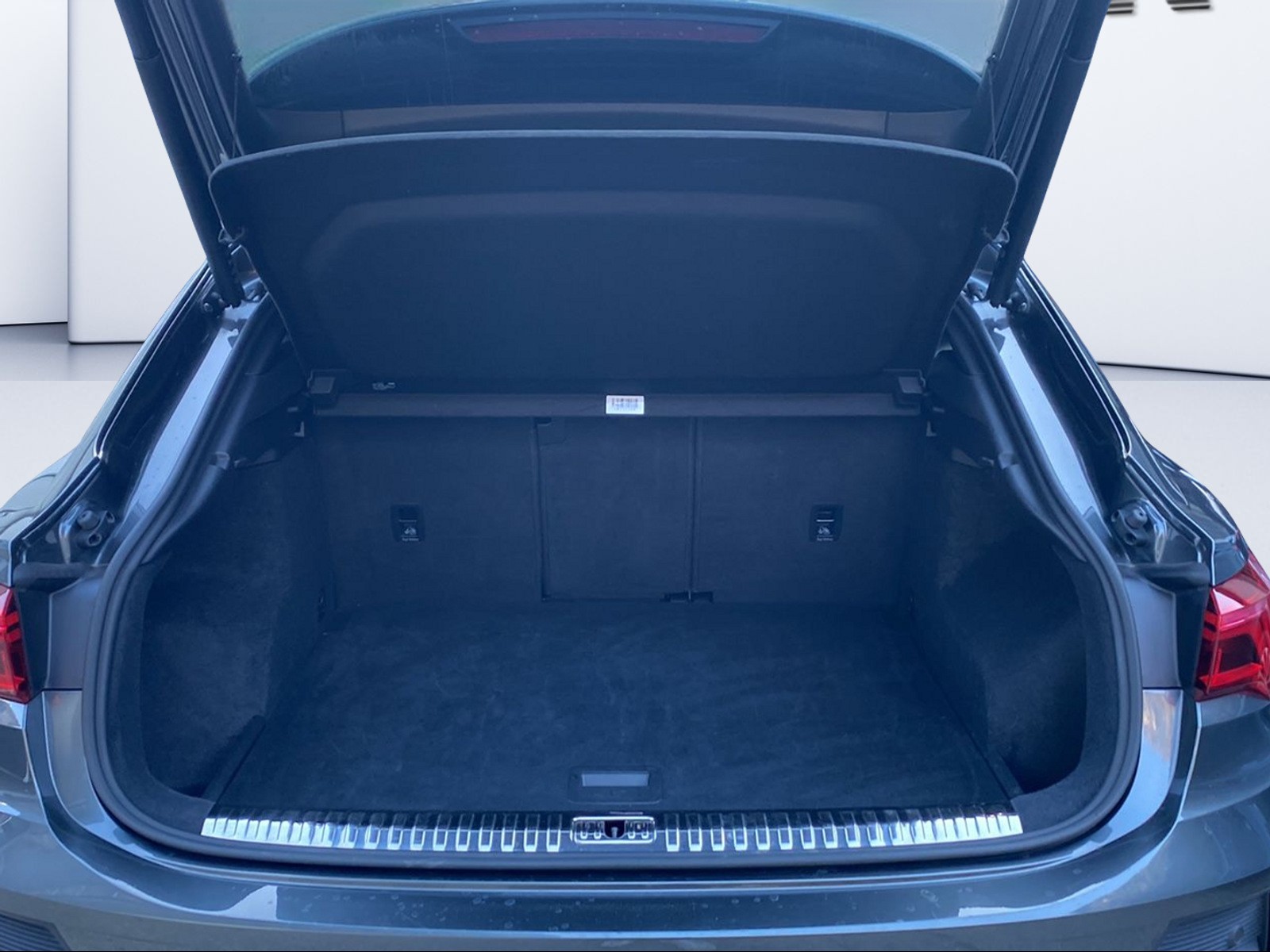 AUDI Q3 Sportback 35 TFSI S line S-tronic-image-9