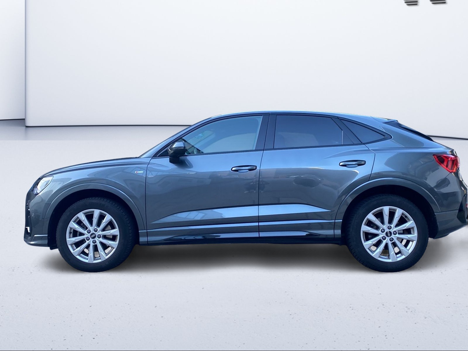 AUDI Q3 Sportback 35 TFSI S line S-tronic-image-1