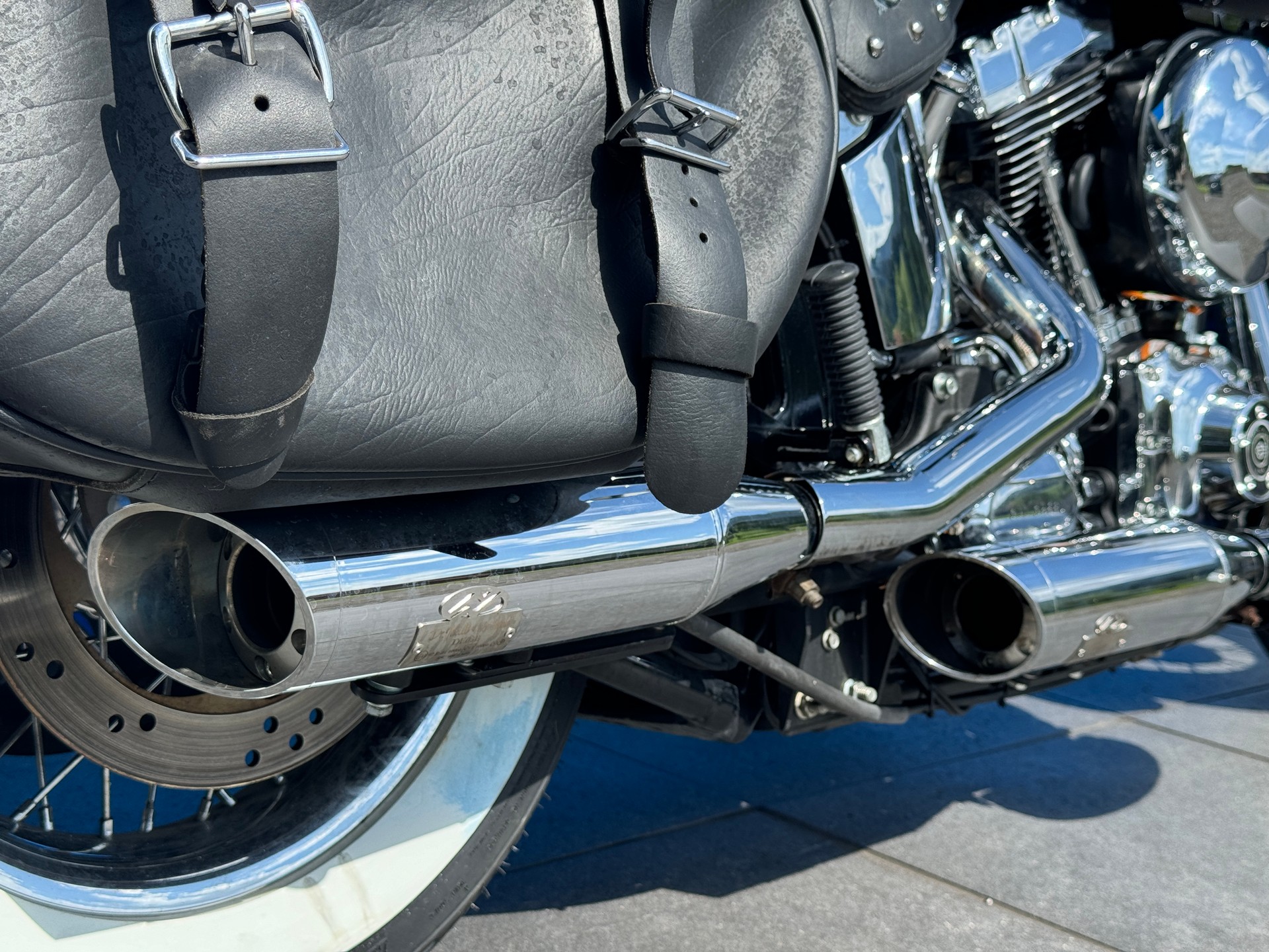 HARLEY-DAVIDSON FLSTC Softail Heritage Classic ABS-showroom-element-2
