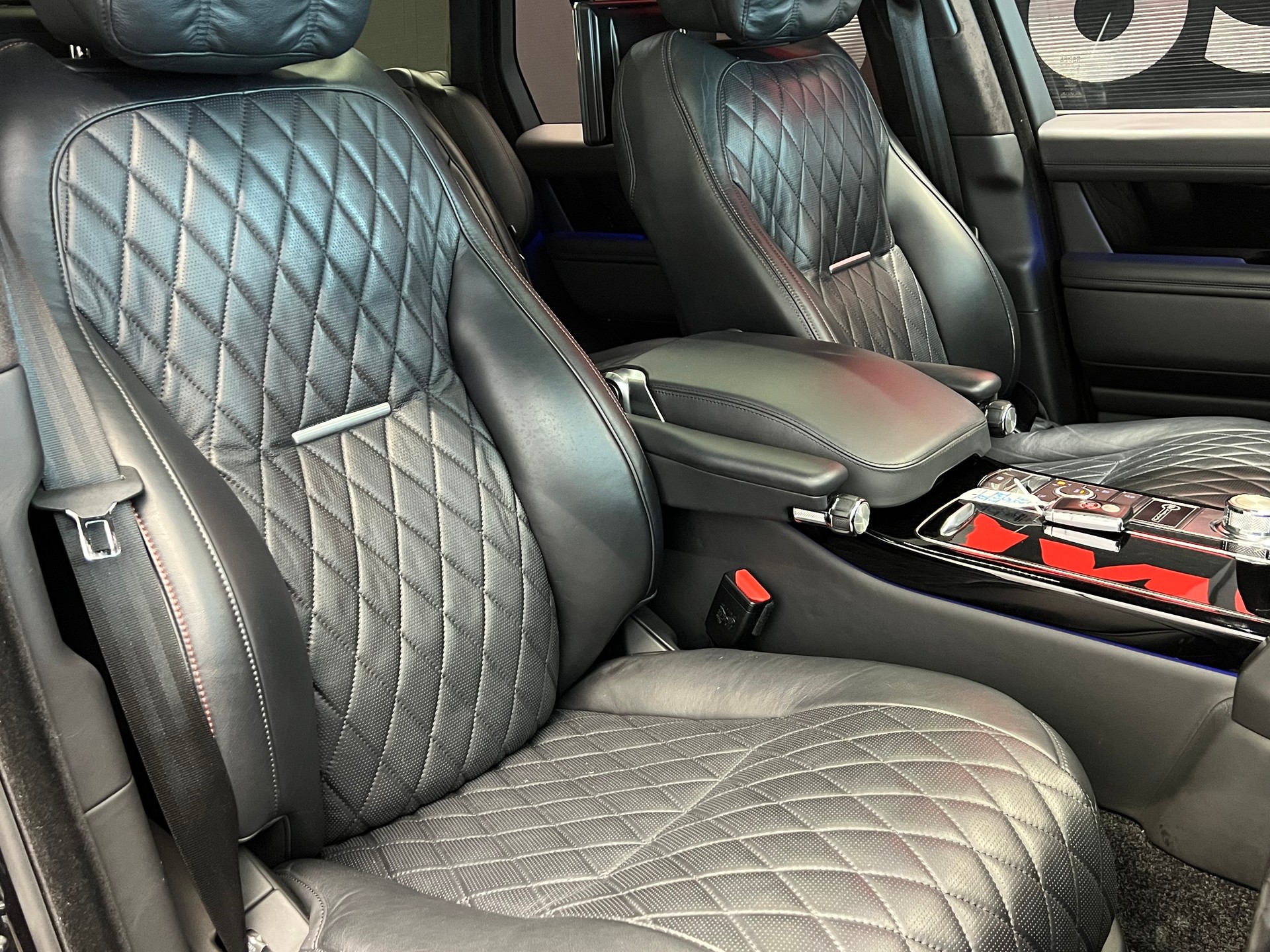 LAND ROVER Range Rover 5.0 V8 S/C SV AB Dynamic Automatic-image-24