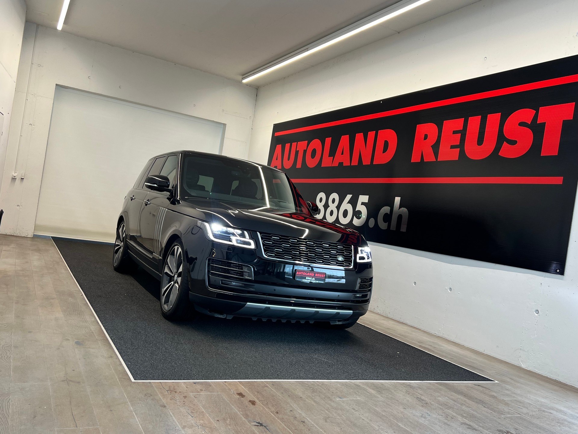 LAND ROVER Range Rover 5.0 V8 S/C SV AB Dynamic Automatic-image-0