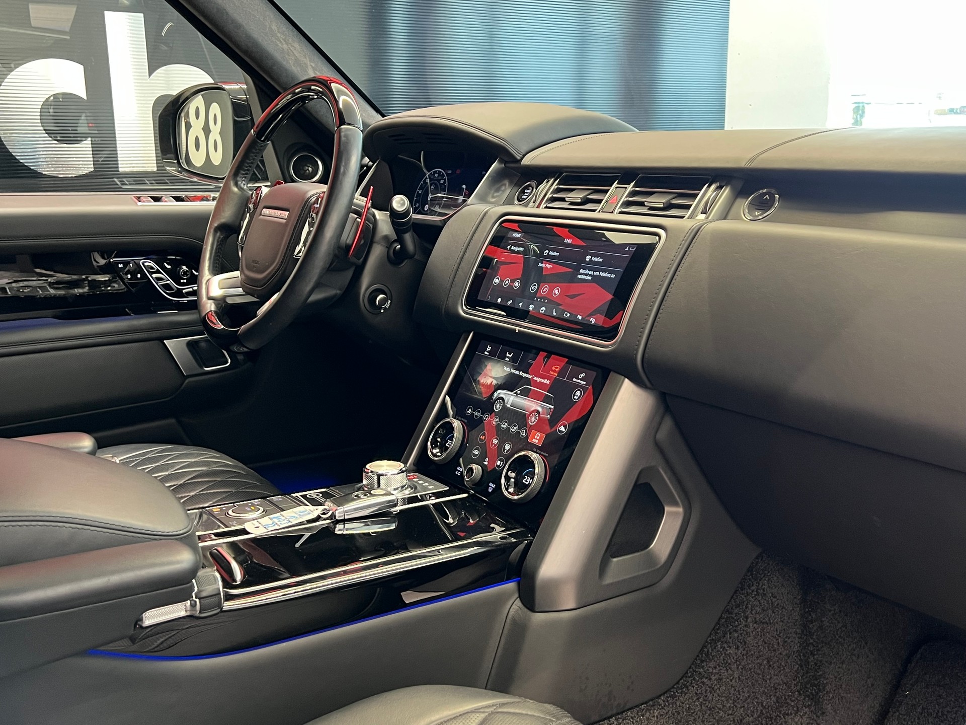 LAND ROVER Range Rover 5.0 V8 S/C SV AB Dynamic Automatic-image-21