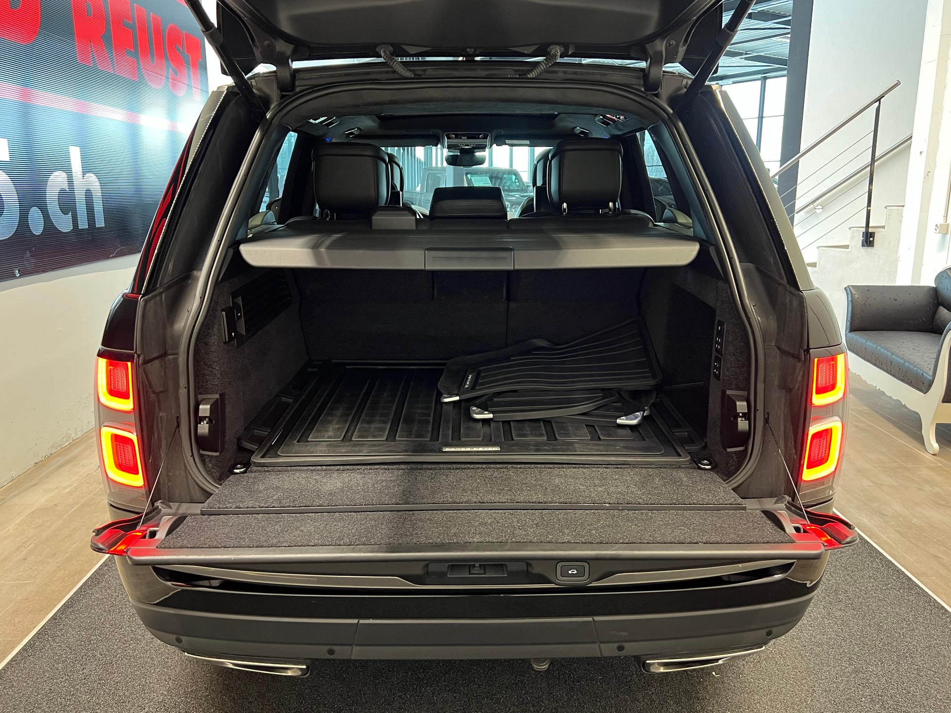 LAND ROVER Range Rover 5.0 V8 S/C SV AB Dynamic Automatic-image-7