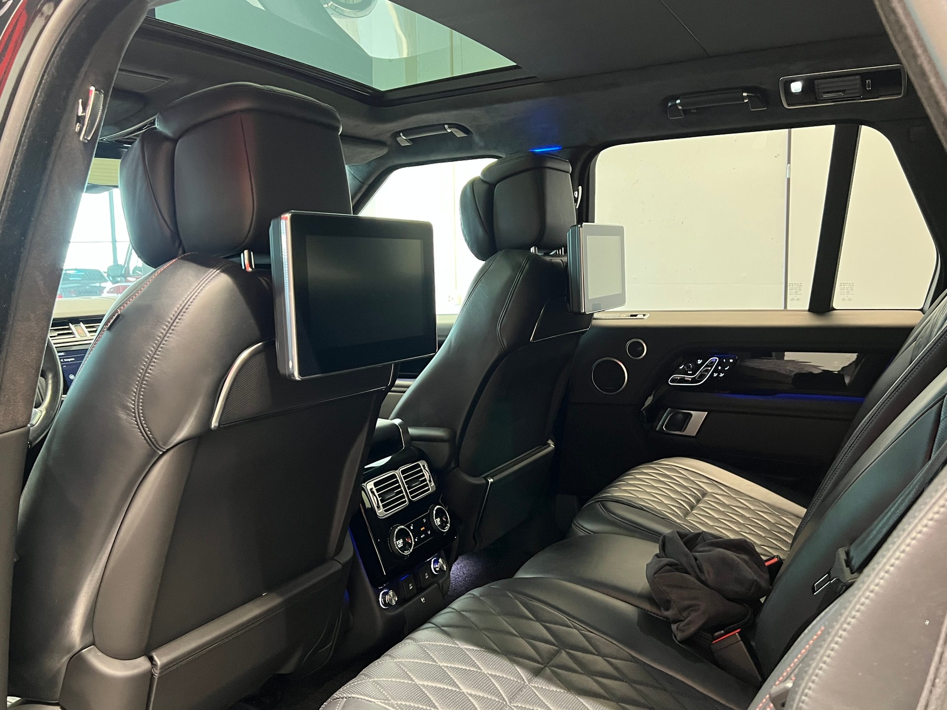 LAND ROVER Range Rover 5.0 V8 S/C SV AB Dynamic Automatic-image-16