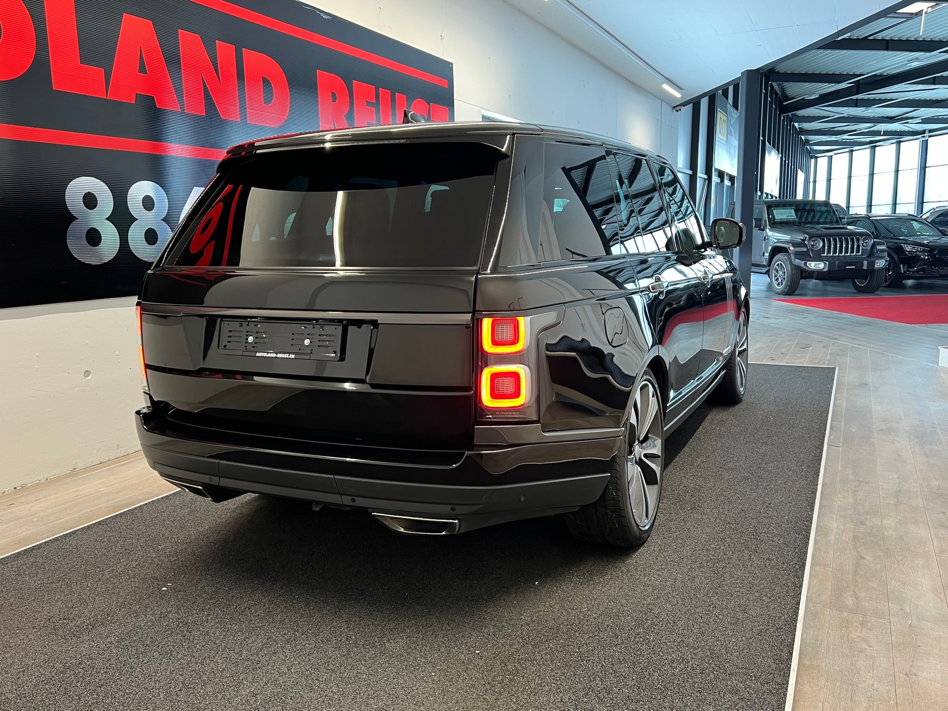LAND ROVER Range Rover 5.0 V8 S/C SV AB Dynamic Automatic-image-5