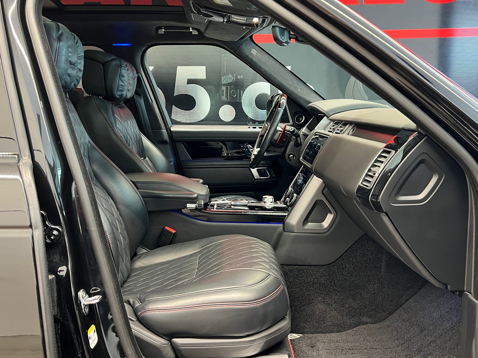 LAND ROVER Range Rover 5.0 V8 S/C SV AB Dynamic Automatic-image-23