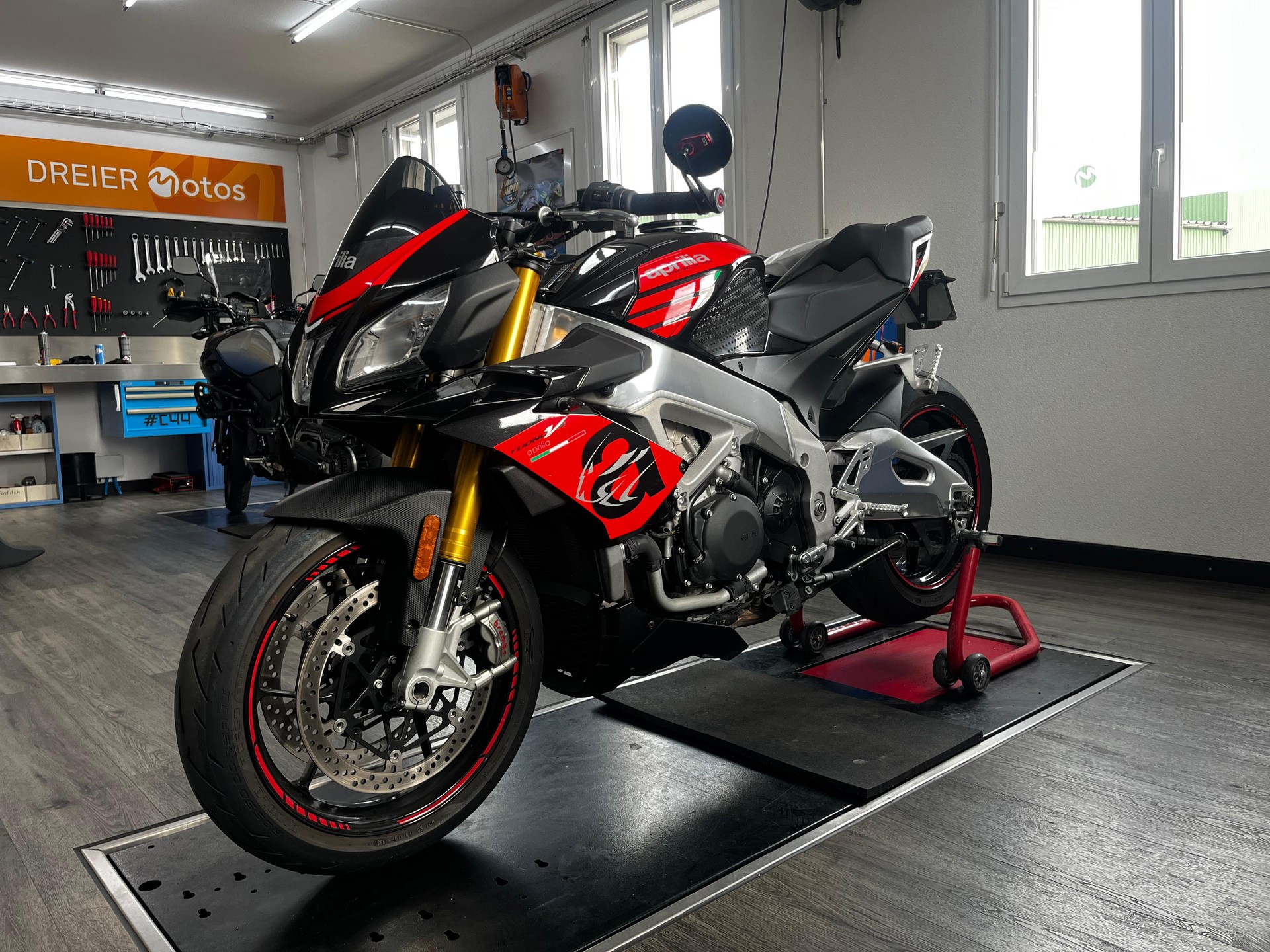 APRILIA Tuono V4 1100 RR