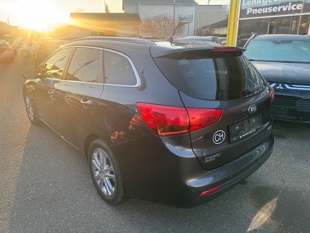 KIA Cee'd Sportswagon 1.6 CRDi Style-image-3