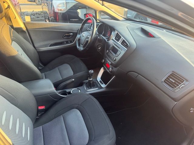 KIA Cee'd Sportswagon 1.6 CRDi Style-image-7
