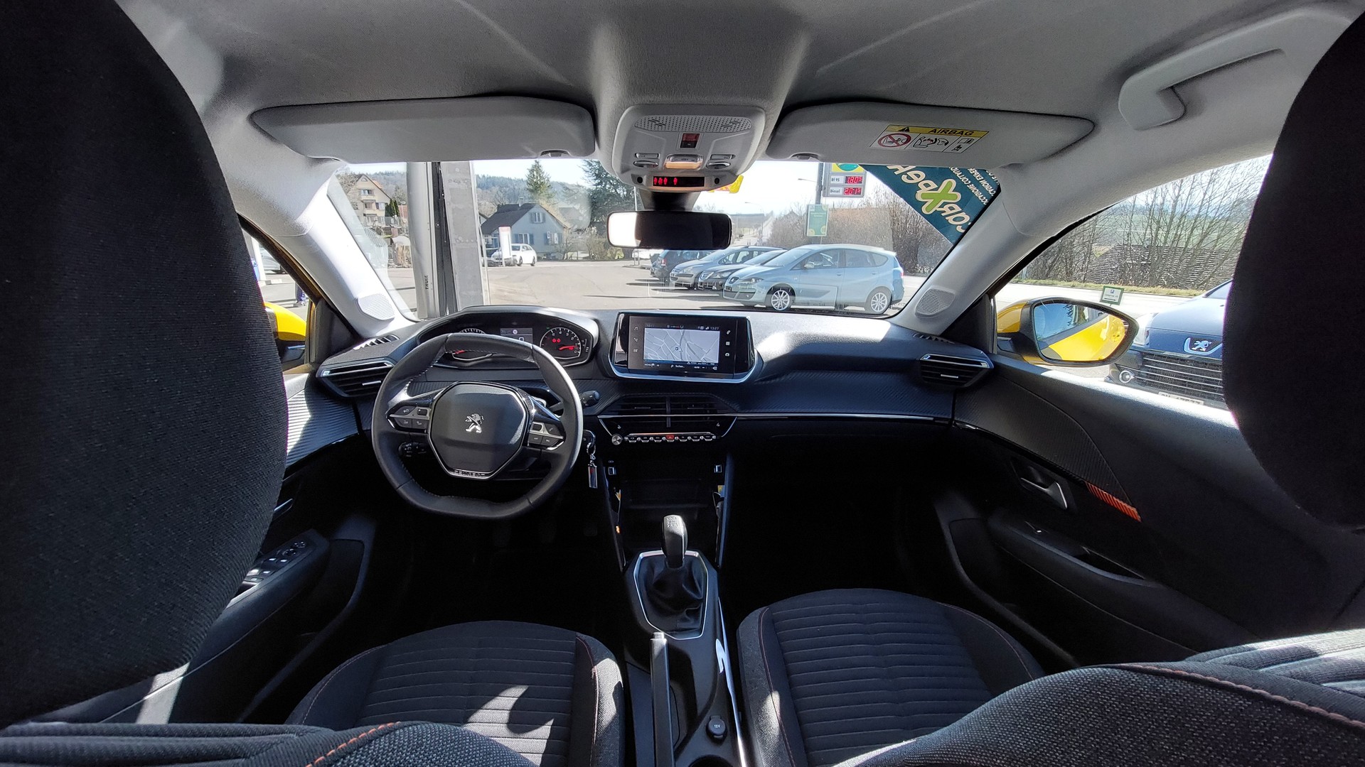 PEUGEOT 208 1.2 PureTech Active Pack-image-5