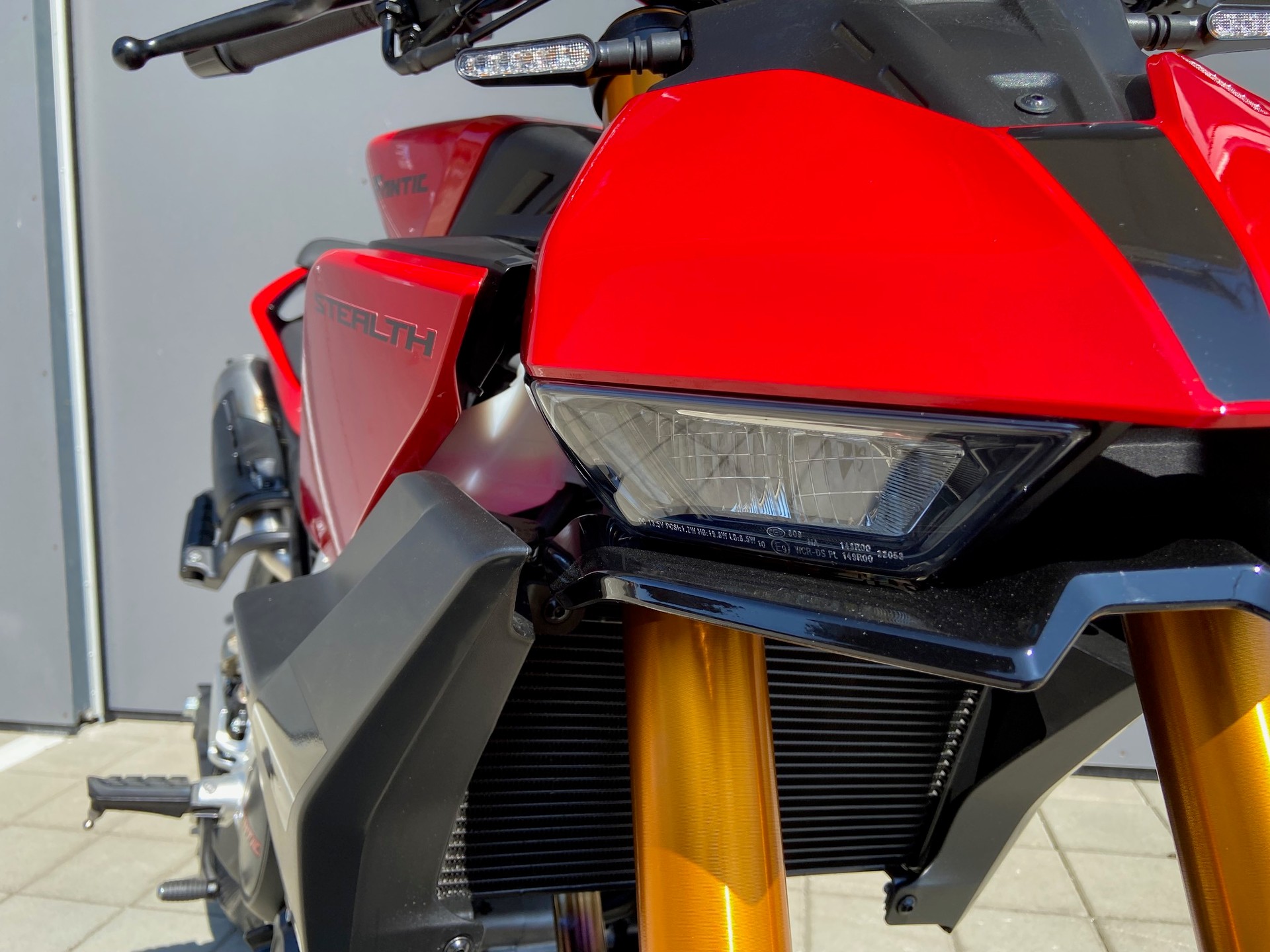 FANTIC STEALTH 125-image-6