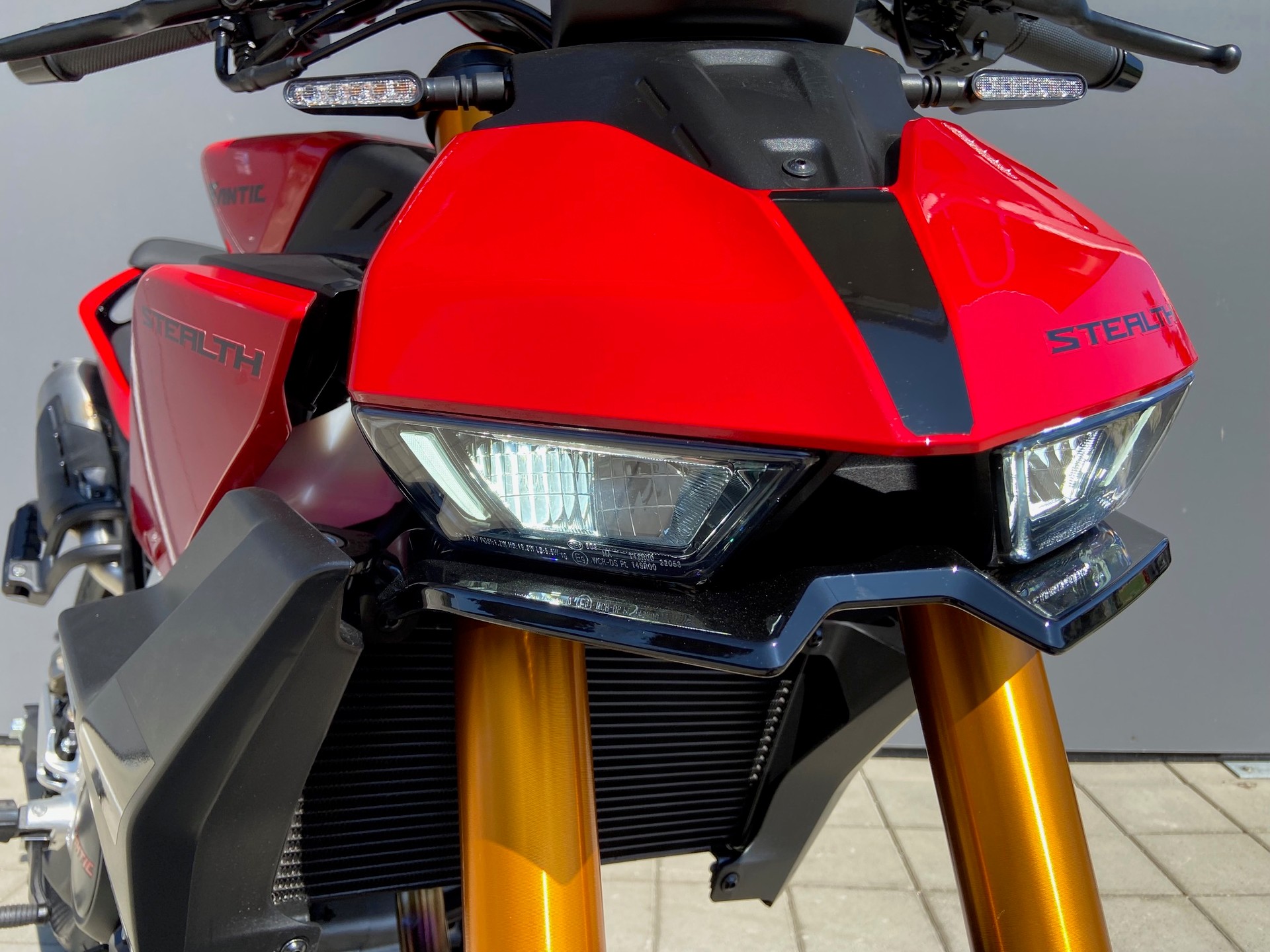 FANTIC STEALTH 125-image-8