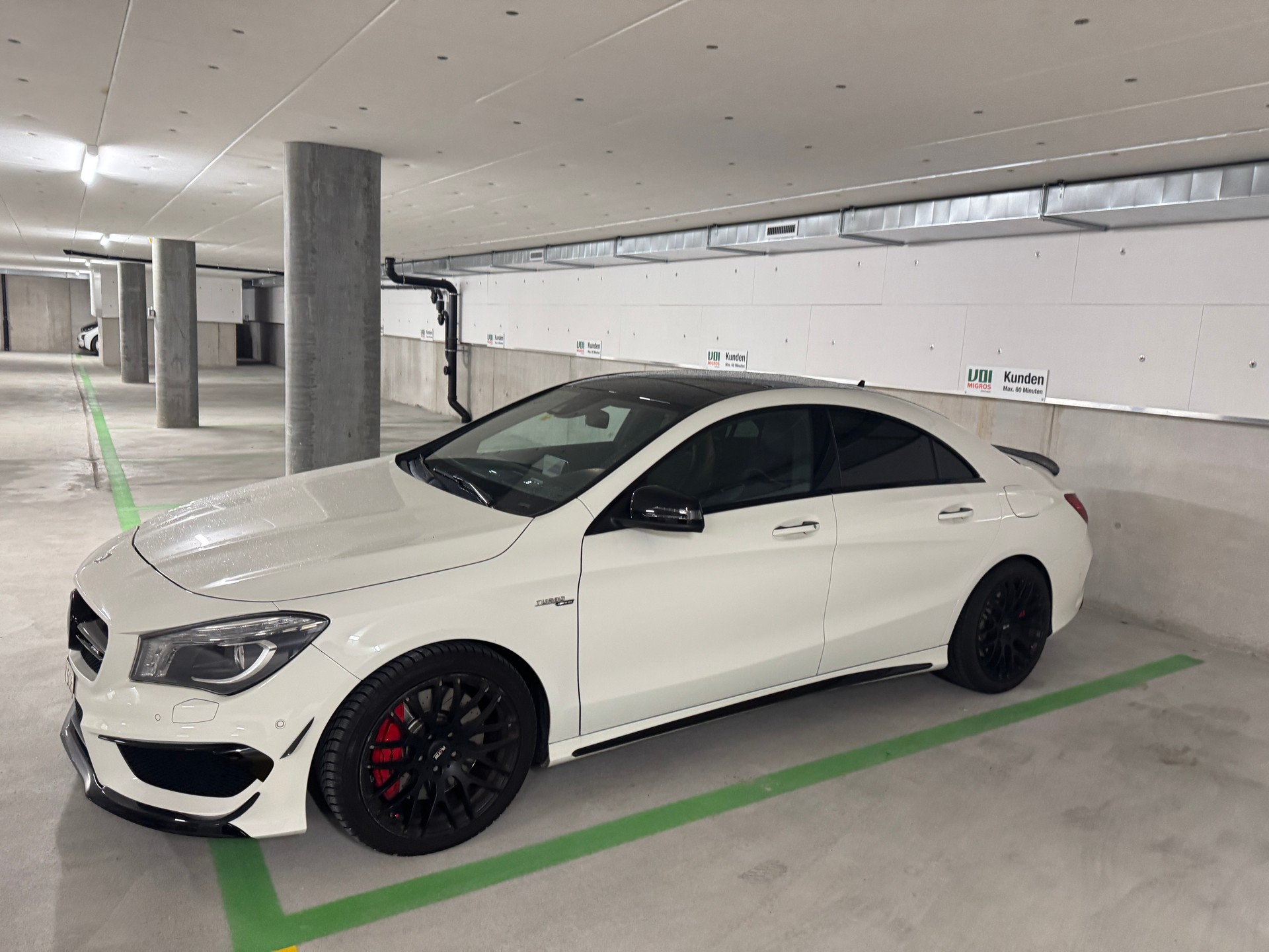 MERCEDES-BENZ CLA 45 AMG 4Matic Speedshift-image-4