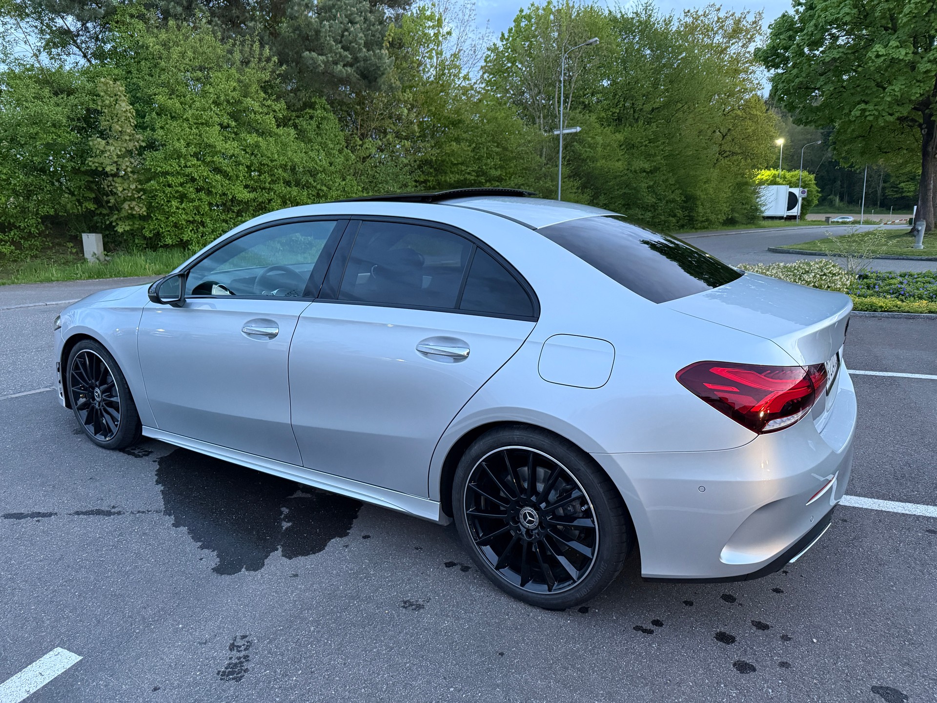 MERCEDES-BENZ A 250 AMG Limisine Line 7G-DCT-image-6