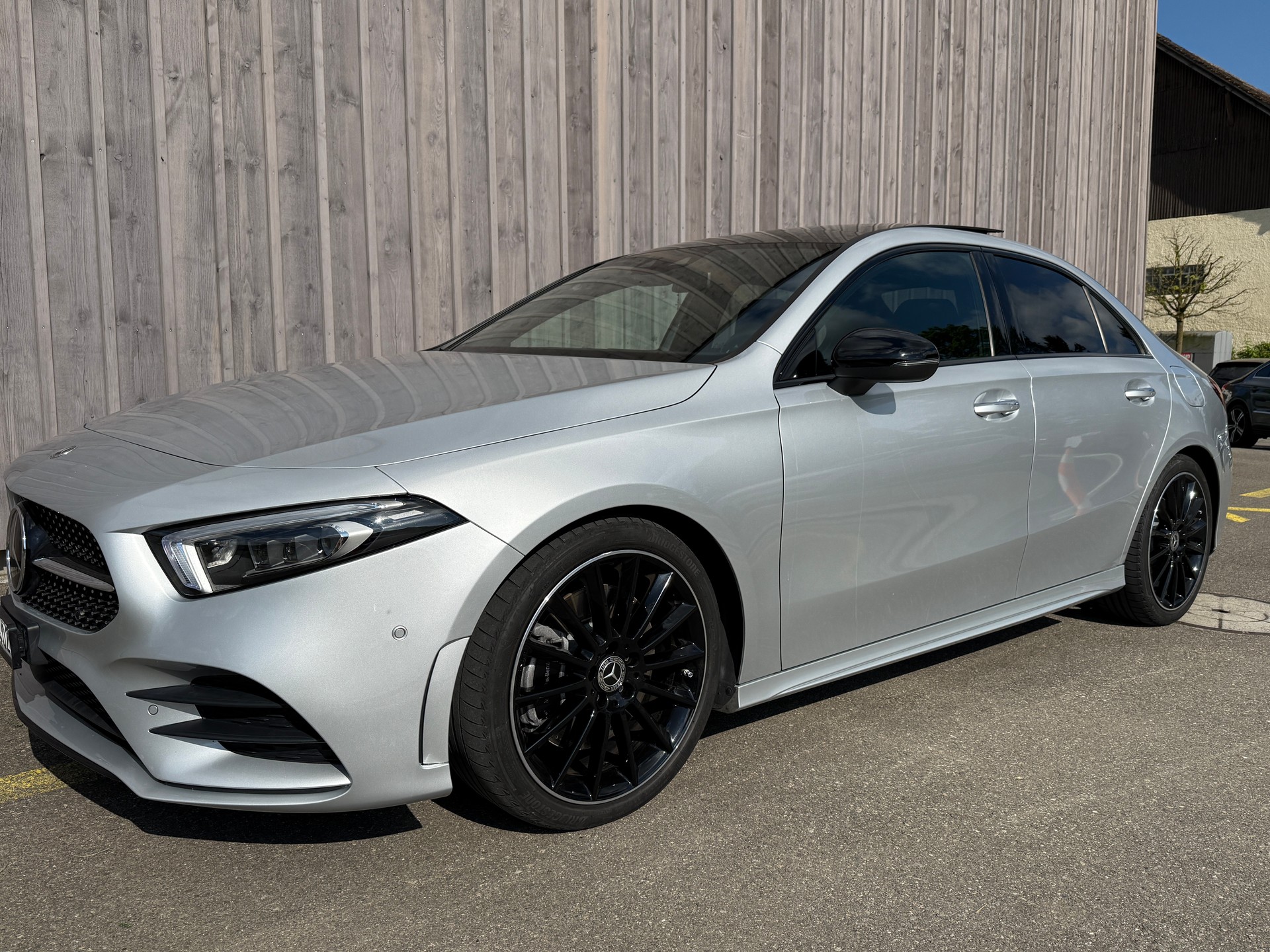 MERCEDES-BENZ A 250 AMG Limisine Line 7G-DCT-image-5