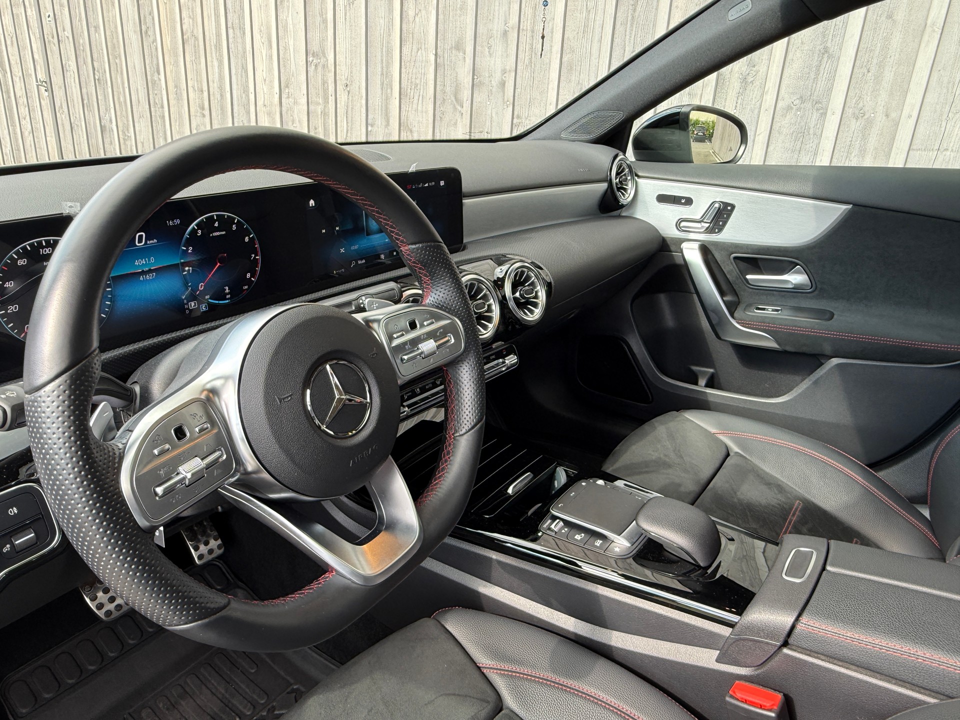 MERCEDES-BENZ A 250 AMG Limisine Line 7G-DCT-image-9