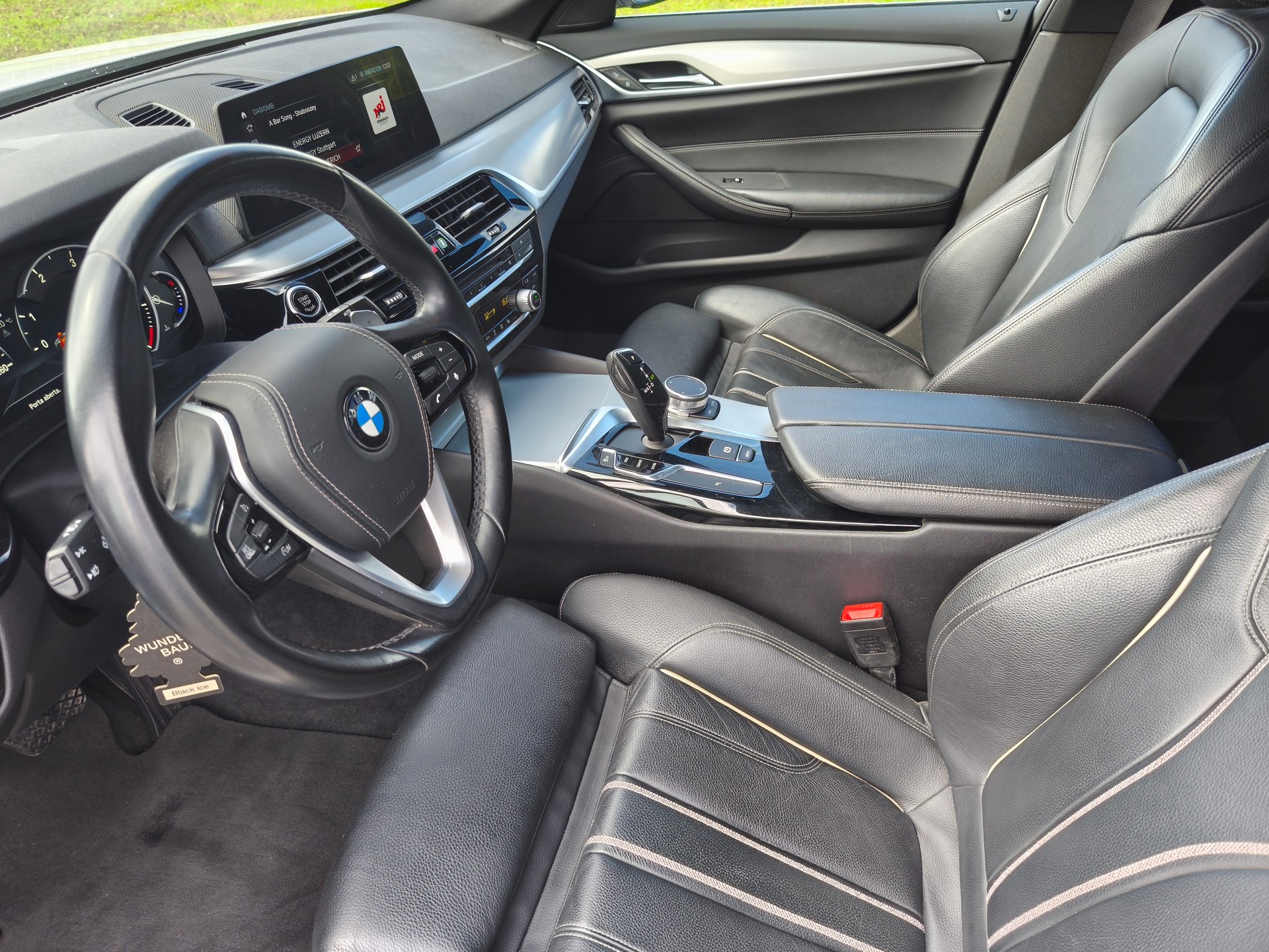 BMW 520d xDrive Touring Sport Line Steptronic-image-8