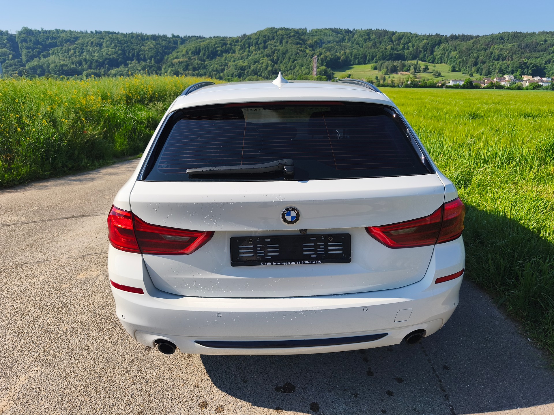 BMW 520d xDrive Touring Sport Line Steptronic-image-3