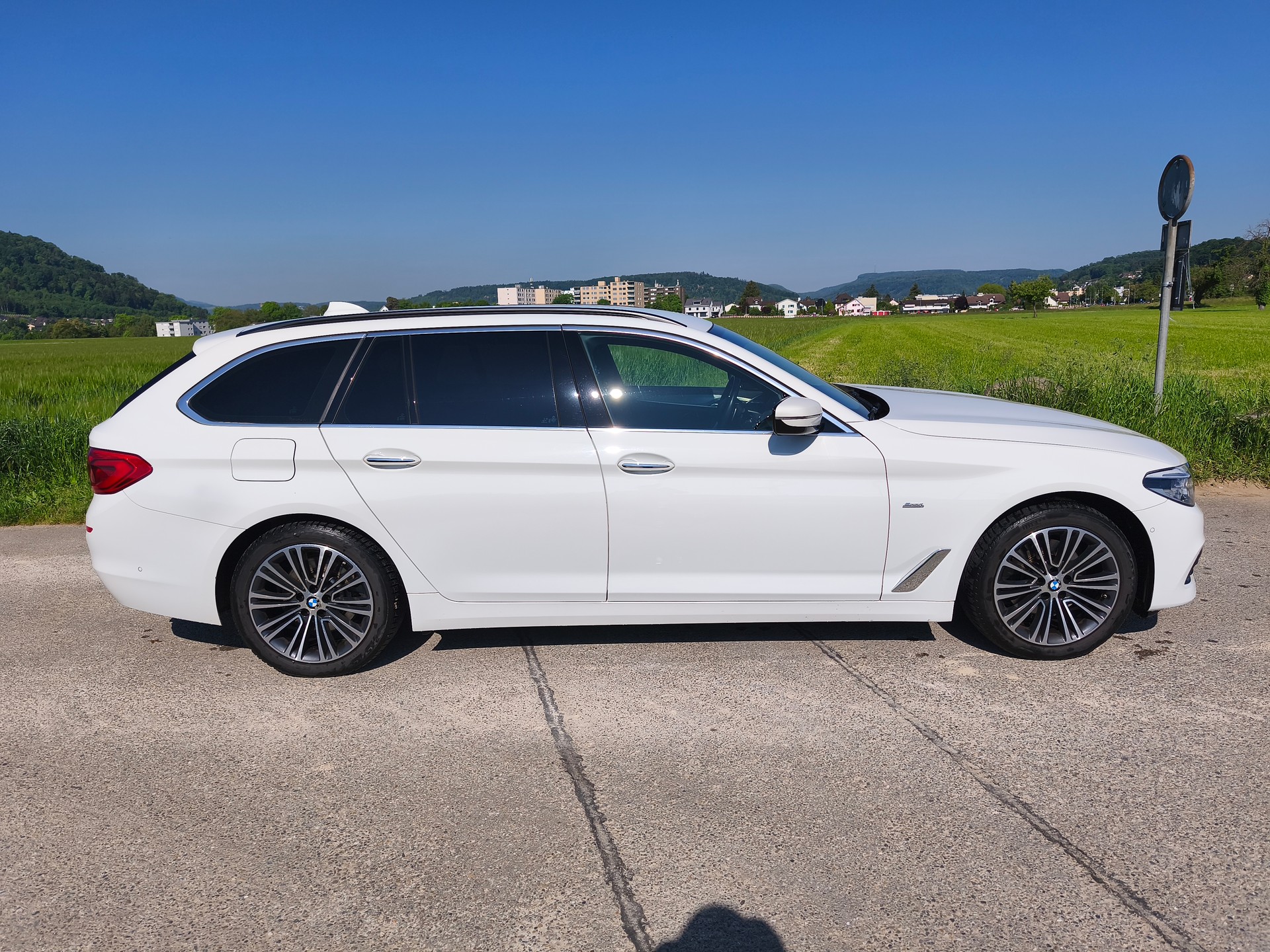 BMW 520d xDrive Touring Sport Line Steptronic-image-5
