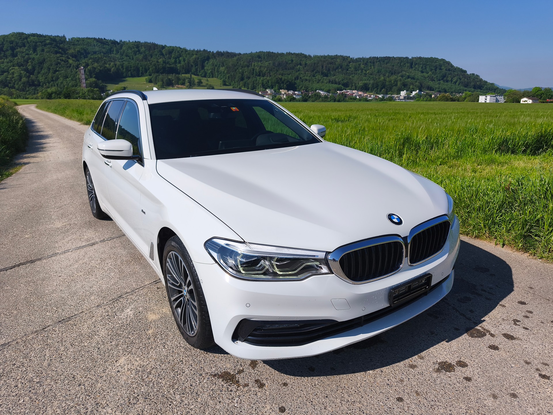 BMW 520d xDrive Touring Sport Line Steptronic-image-6