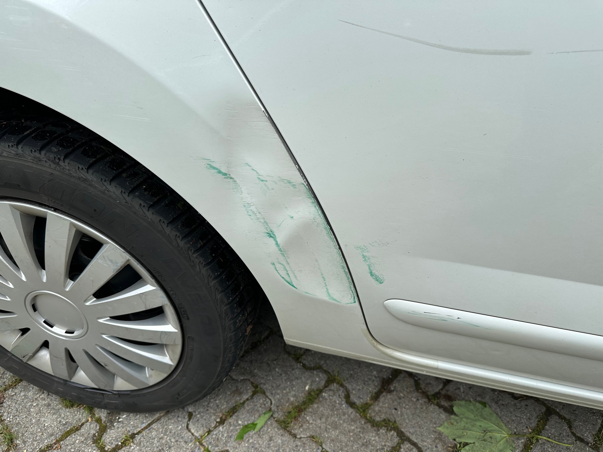 PEUGEOT 5008 1.6 16V T Allure FIXPREIS-image-1