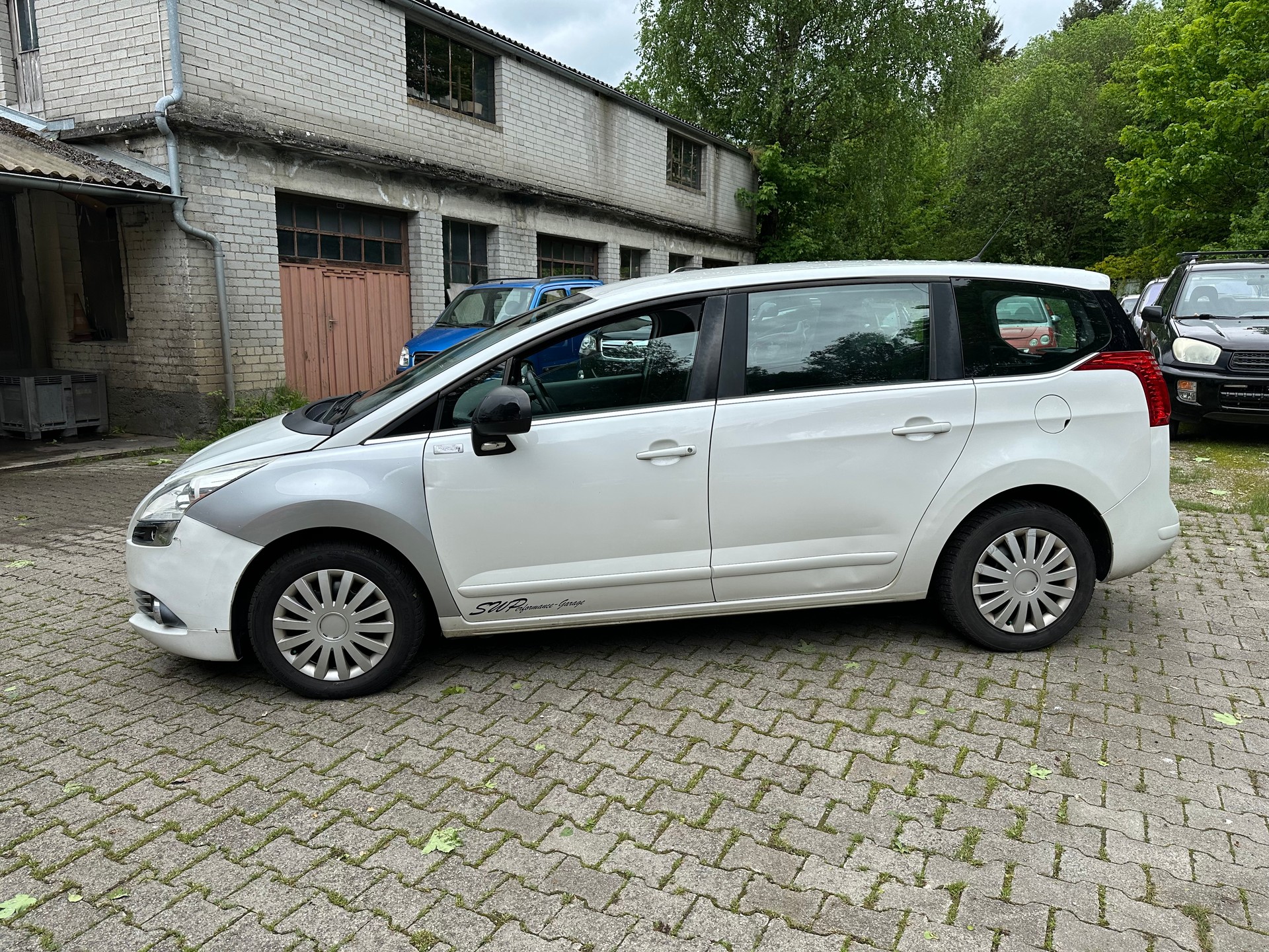 PEUGEOT 5008 1.6 16V T Allure FIXPREIS-image-5