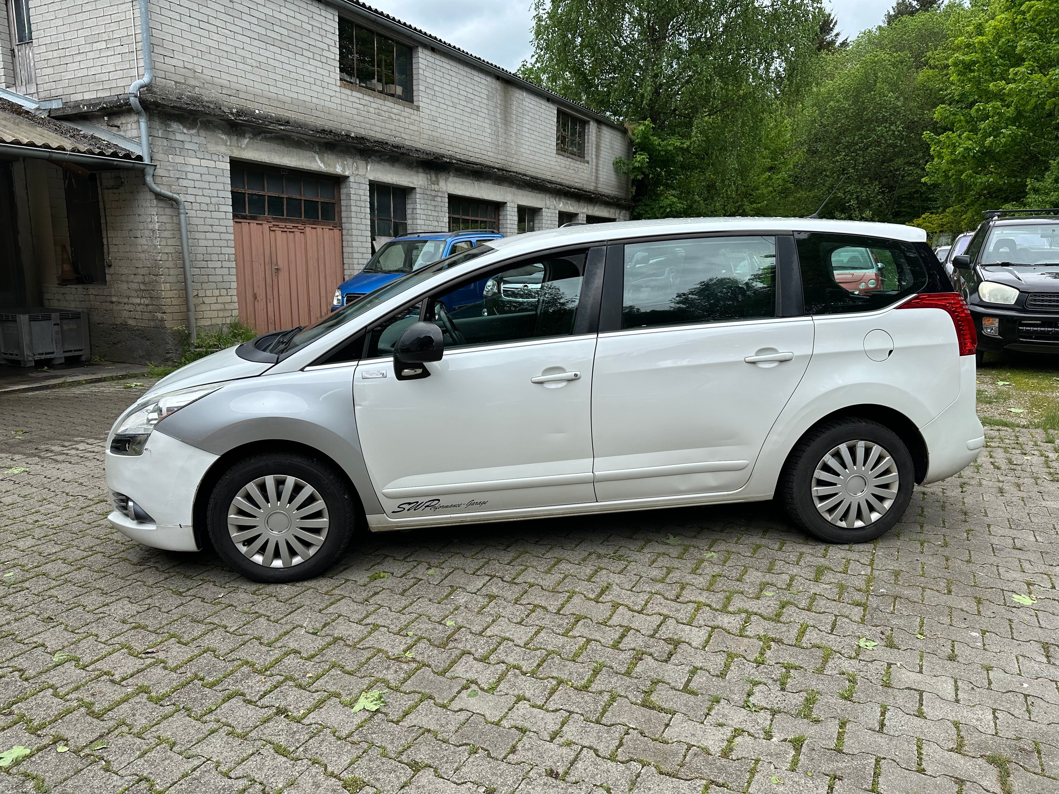PEUGEOT 5008 1.6 16V T Allure FIXPREIS — slika 6