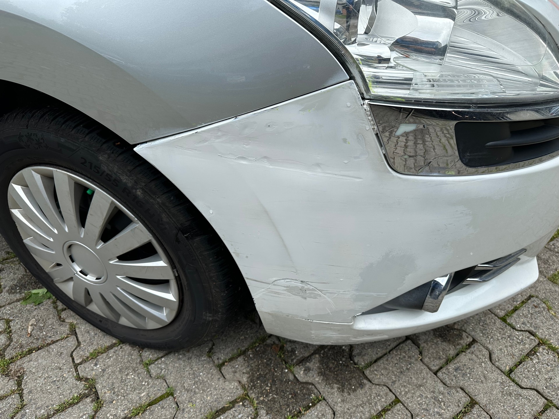 PEUGEOT 5008 1.6 16V T Allure FIXPREIS-image-2