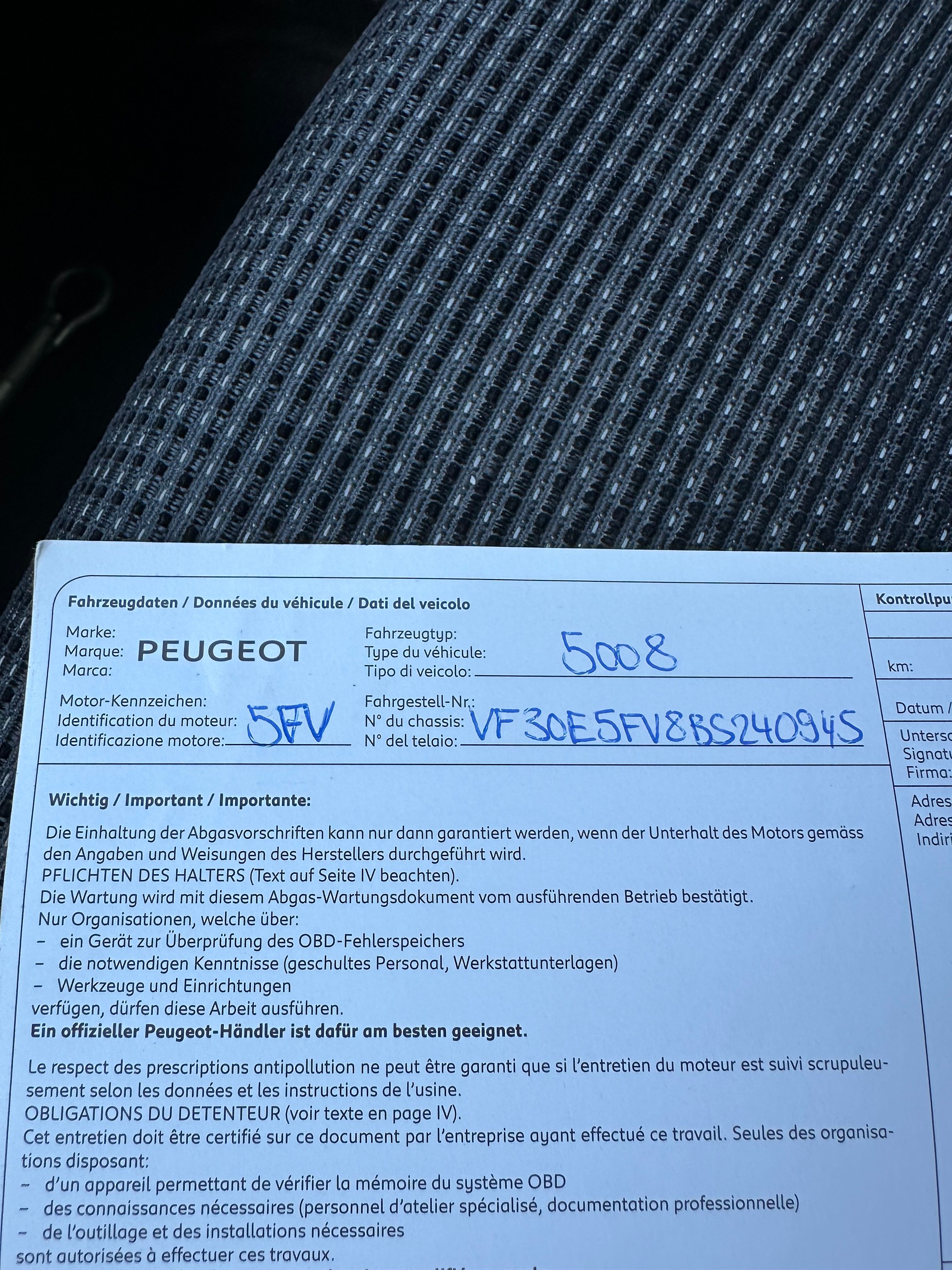 PEUGEOT 5008 1.6 16V T Allure FIXPREIS-image-18
