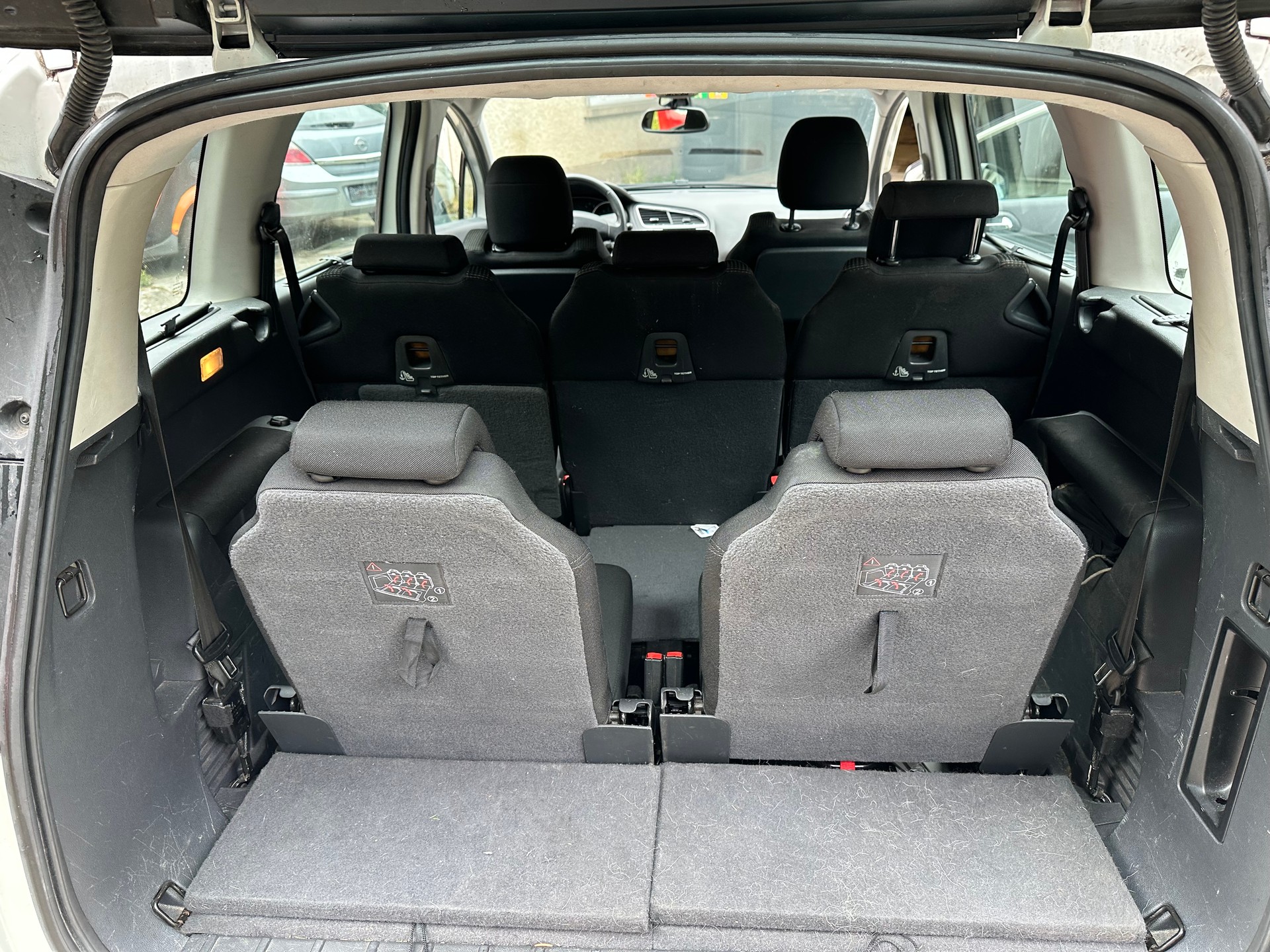 PEUGEOT 5008 1.6 16V T Allure FIXPREIS-image-15