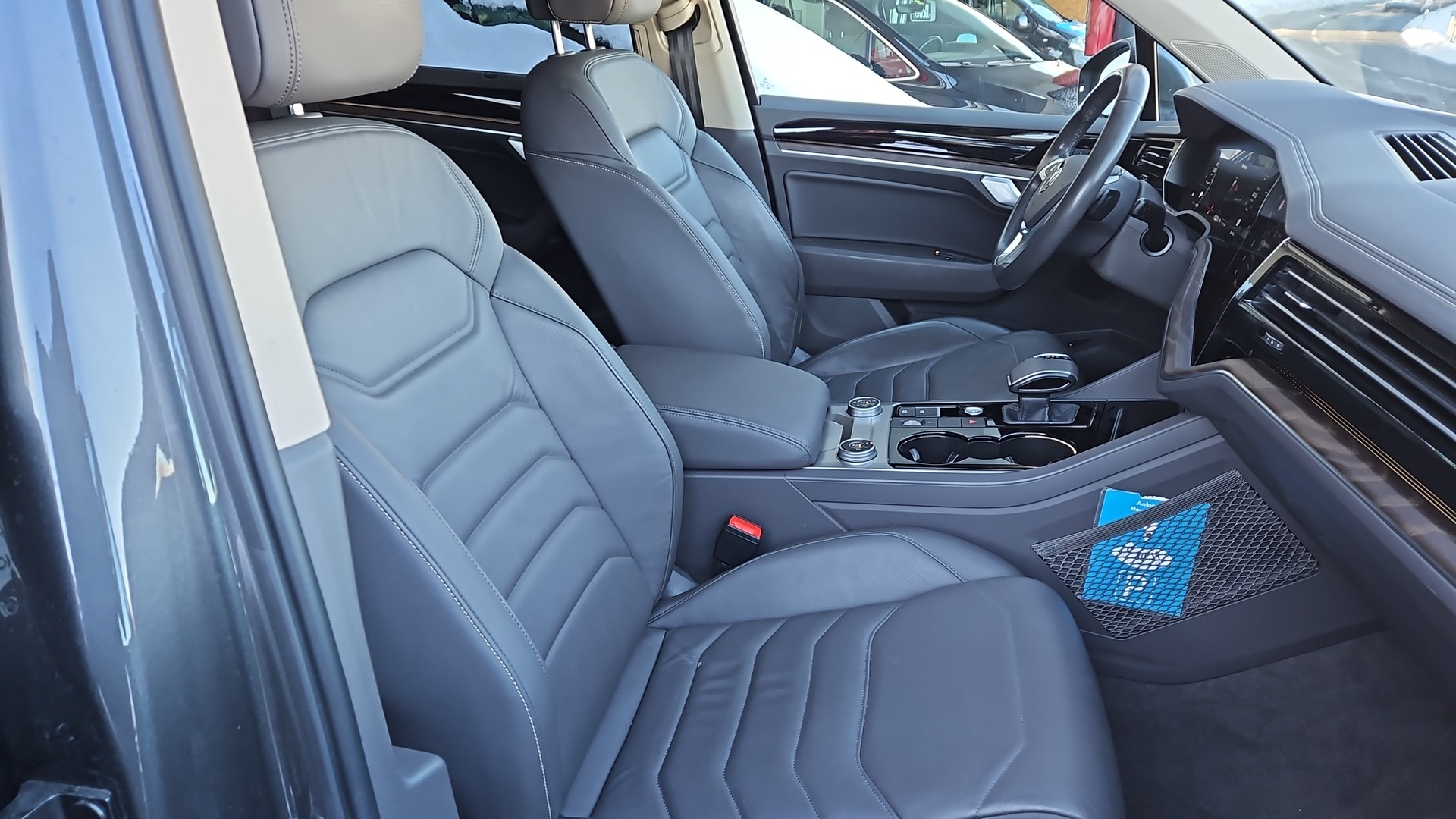 VW Touareg 3.0 TDI Atmosphere Tiptronic-image-6