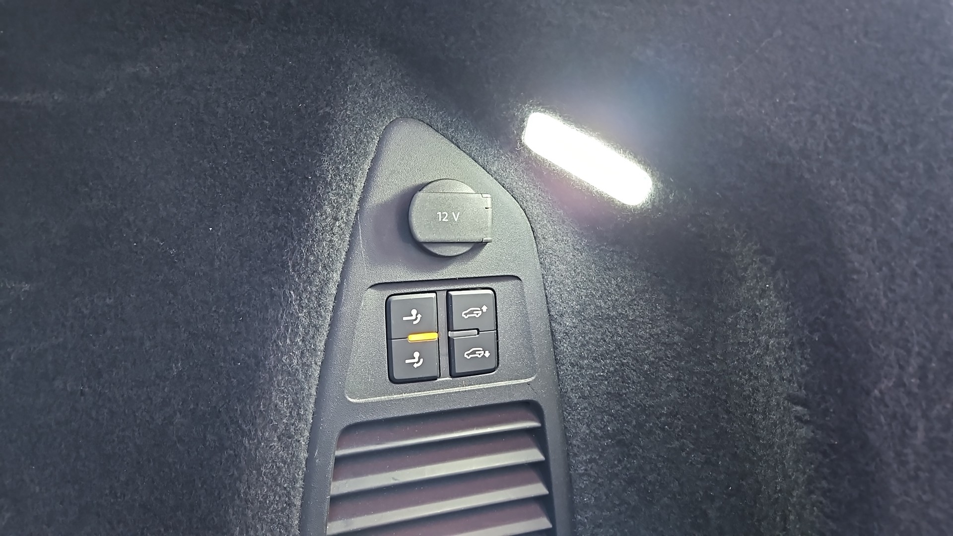 VW Touareg 3.0 TDI Atmosphere Tiptronic-image-11
