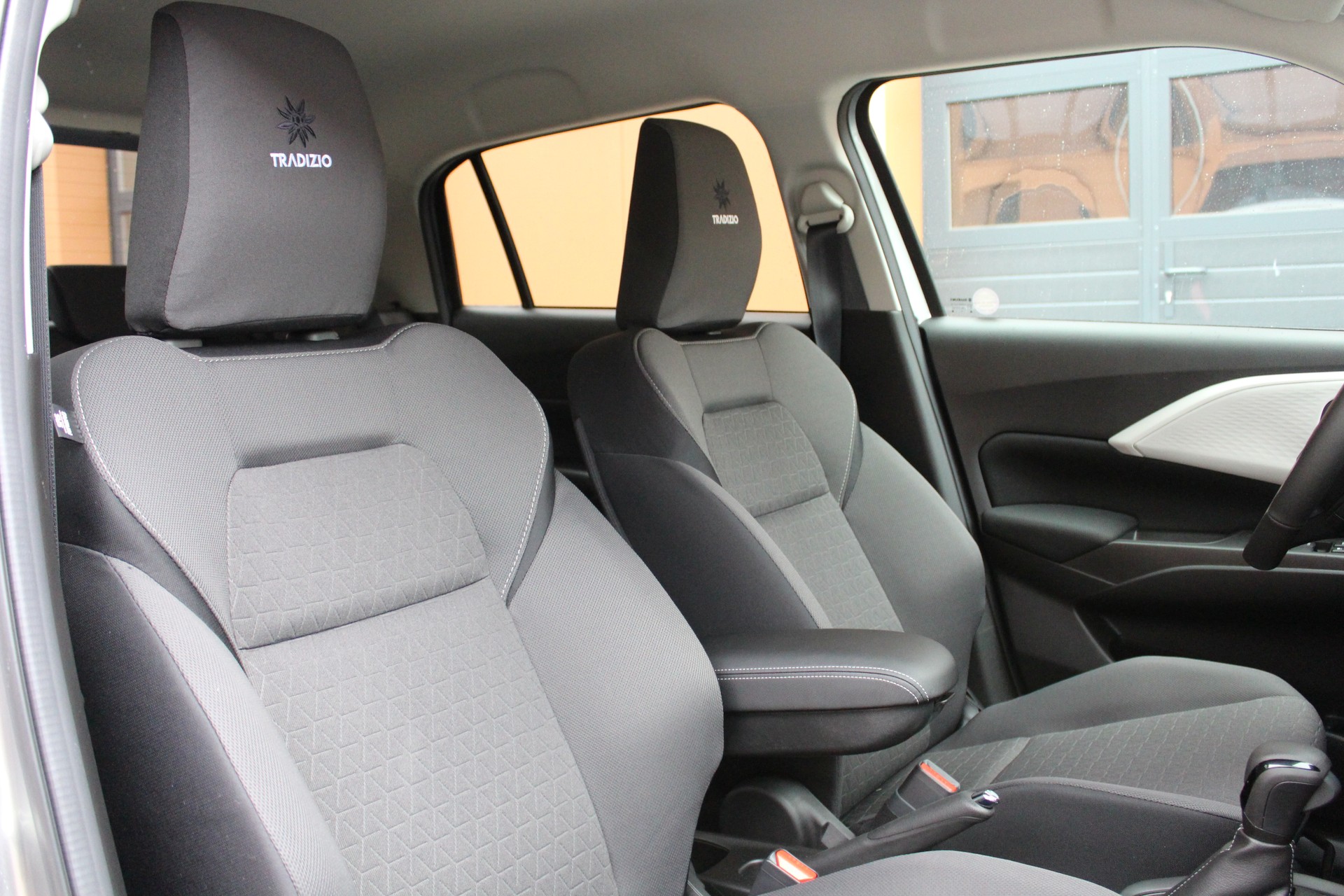 SUZUKI Swift 1.2 Compact + Hybrid CVT-image-18